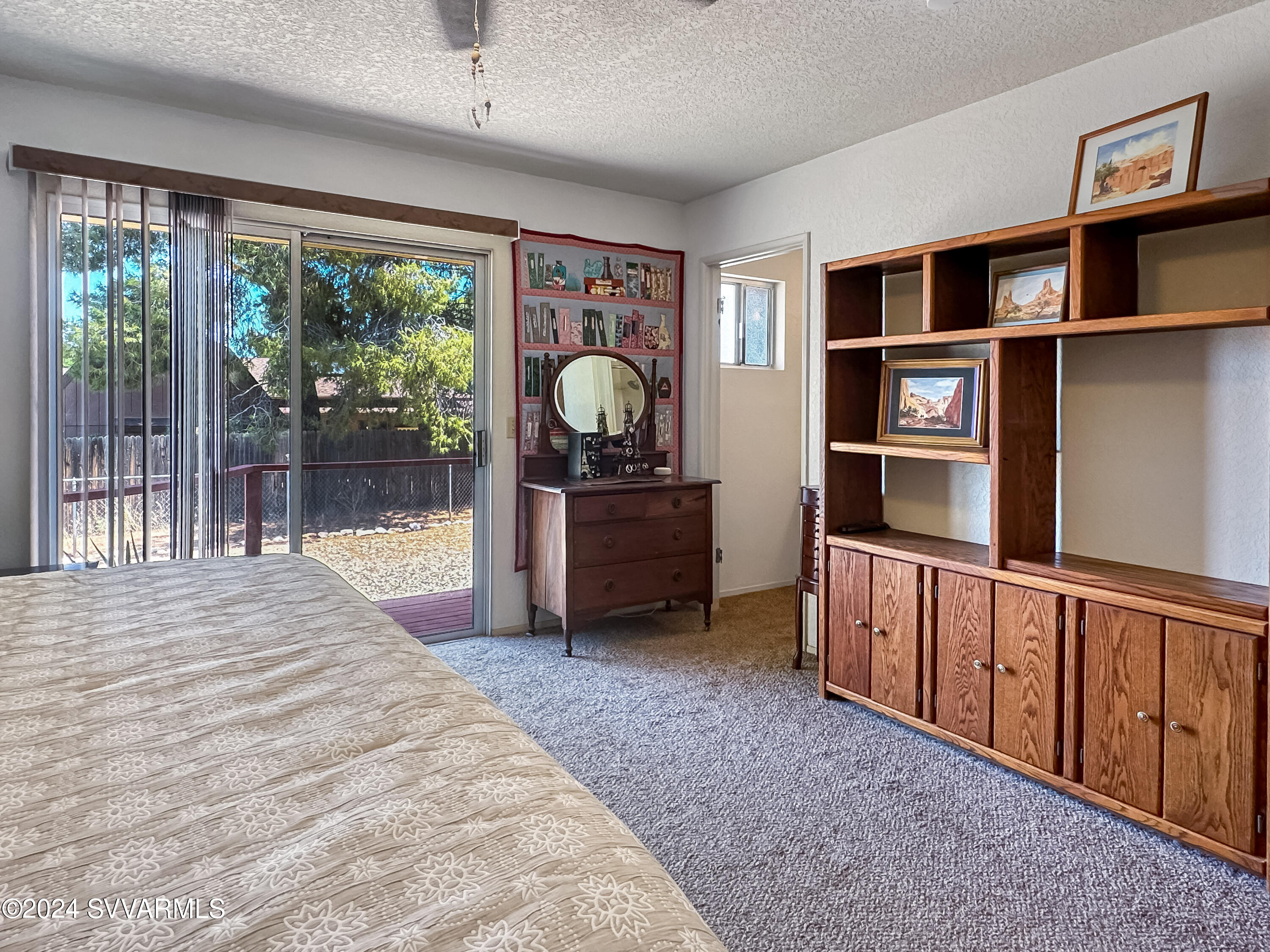 1027 S Tonapah