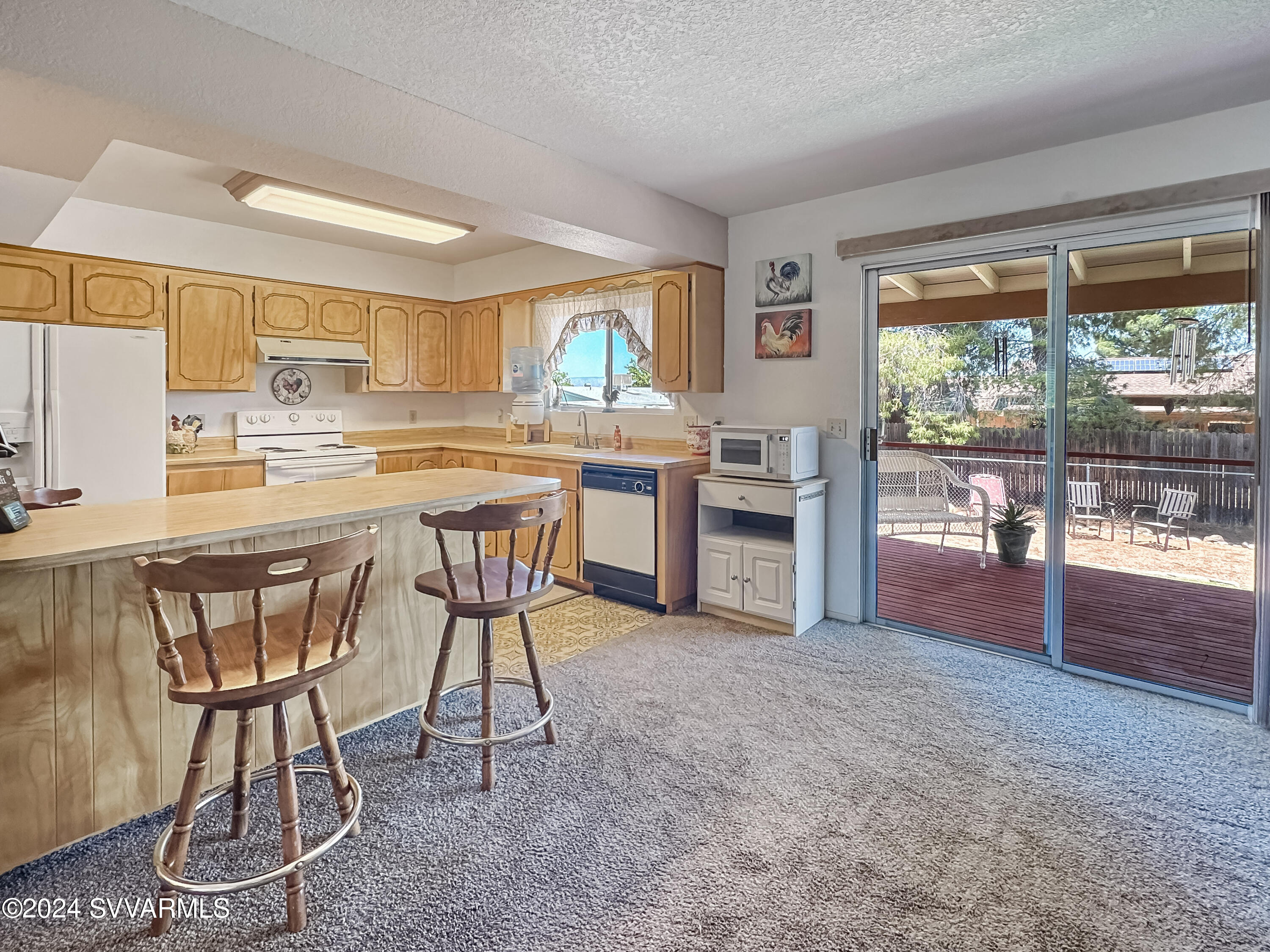 1027 S Tonapah