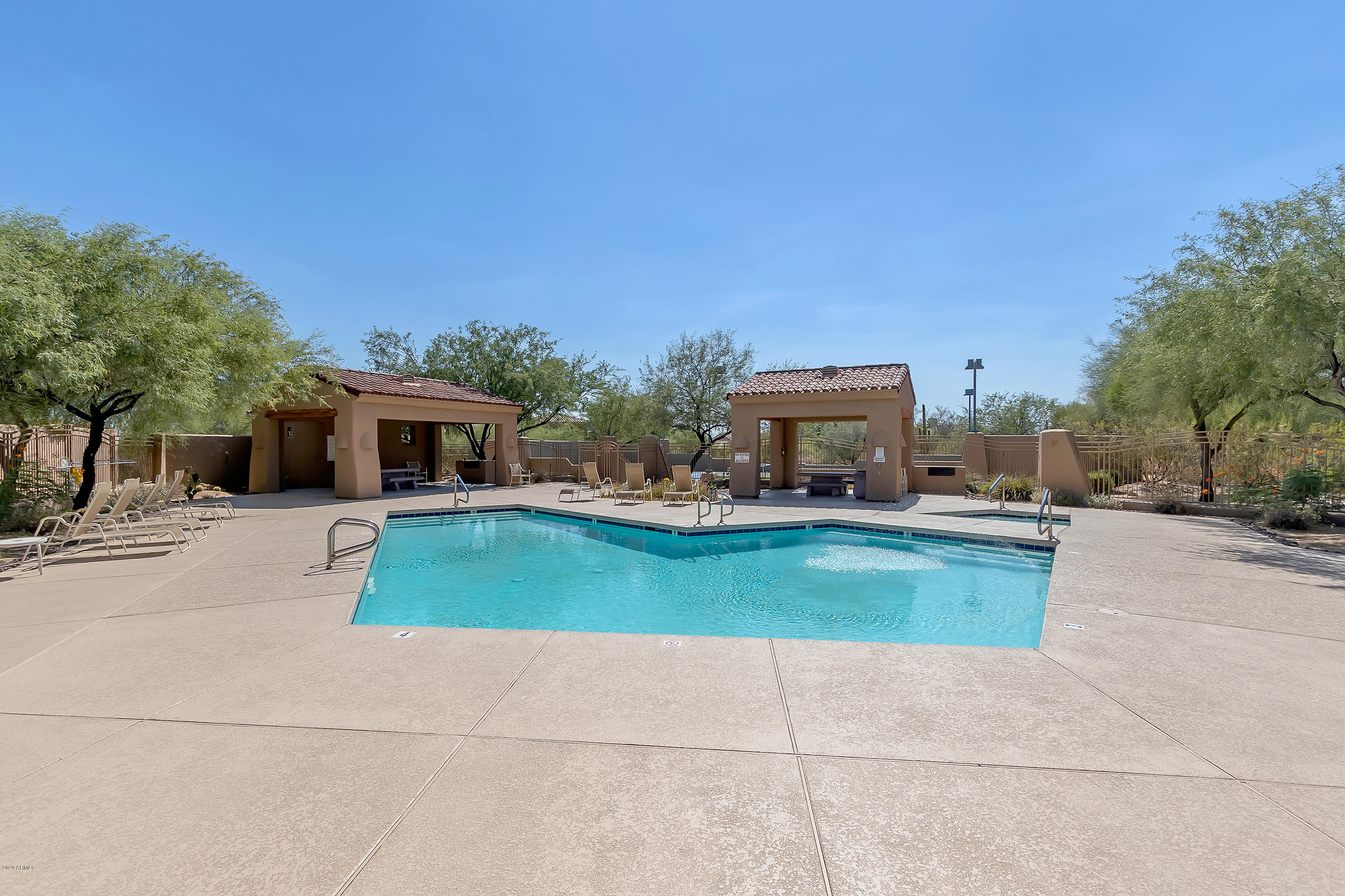 8024 E WINDWOOD Lane
