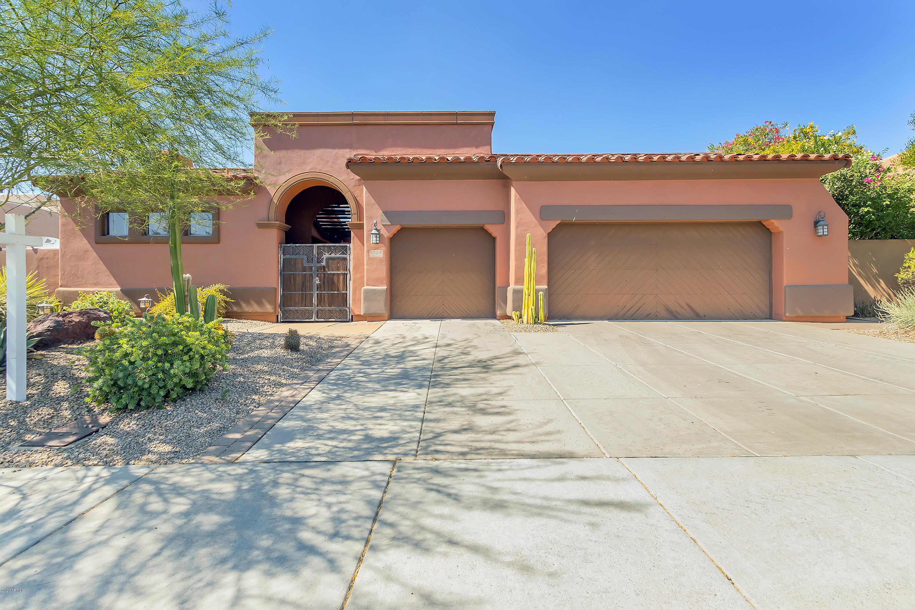 8024 E WINDWOOD Lane