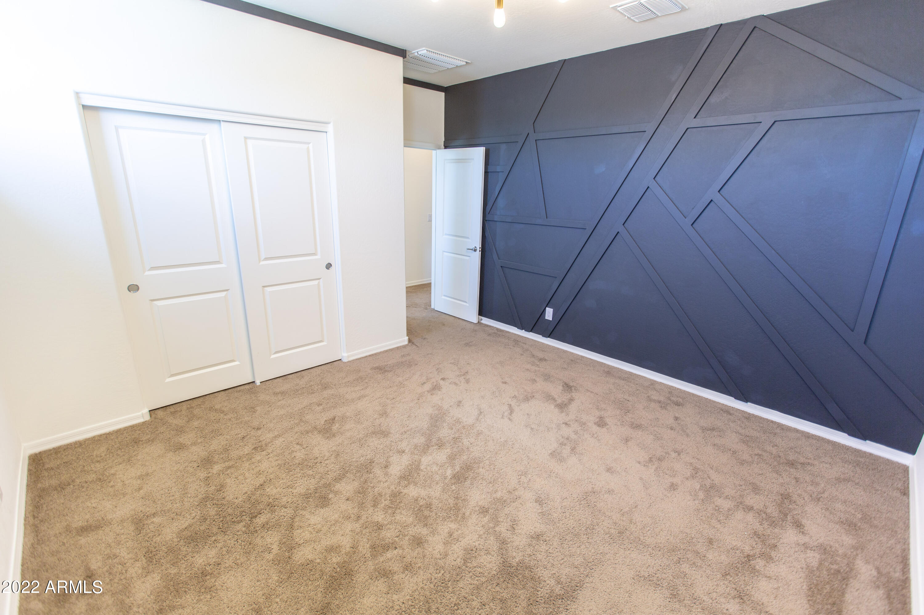 2818 S LYNCH --