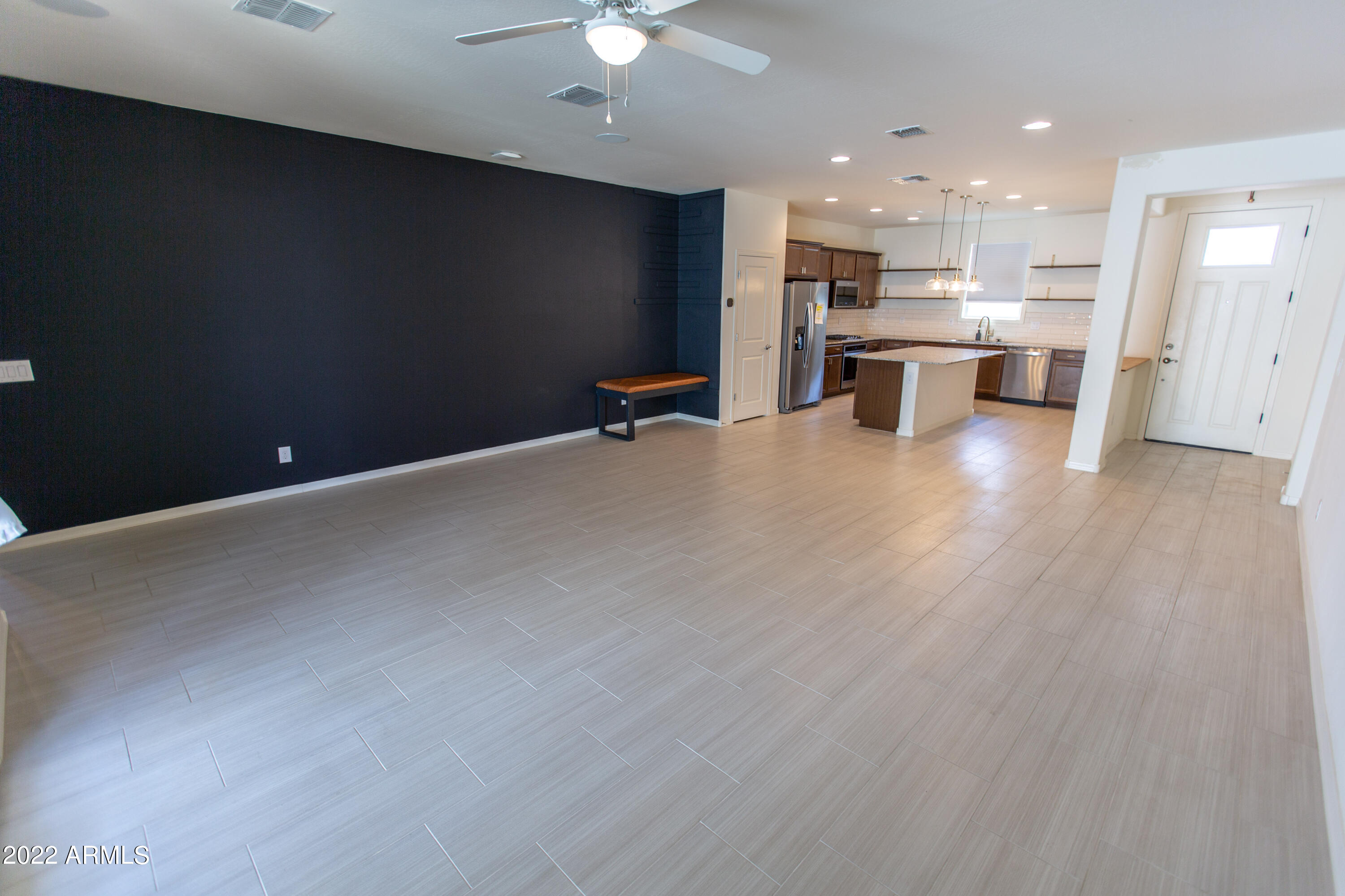 2818 S LYNCH --