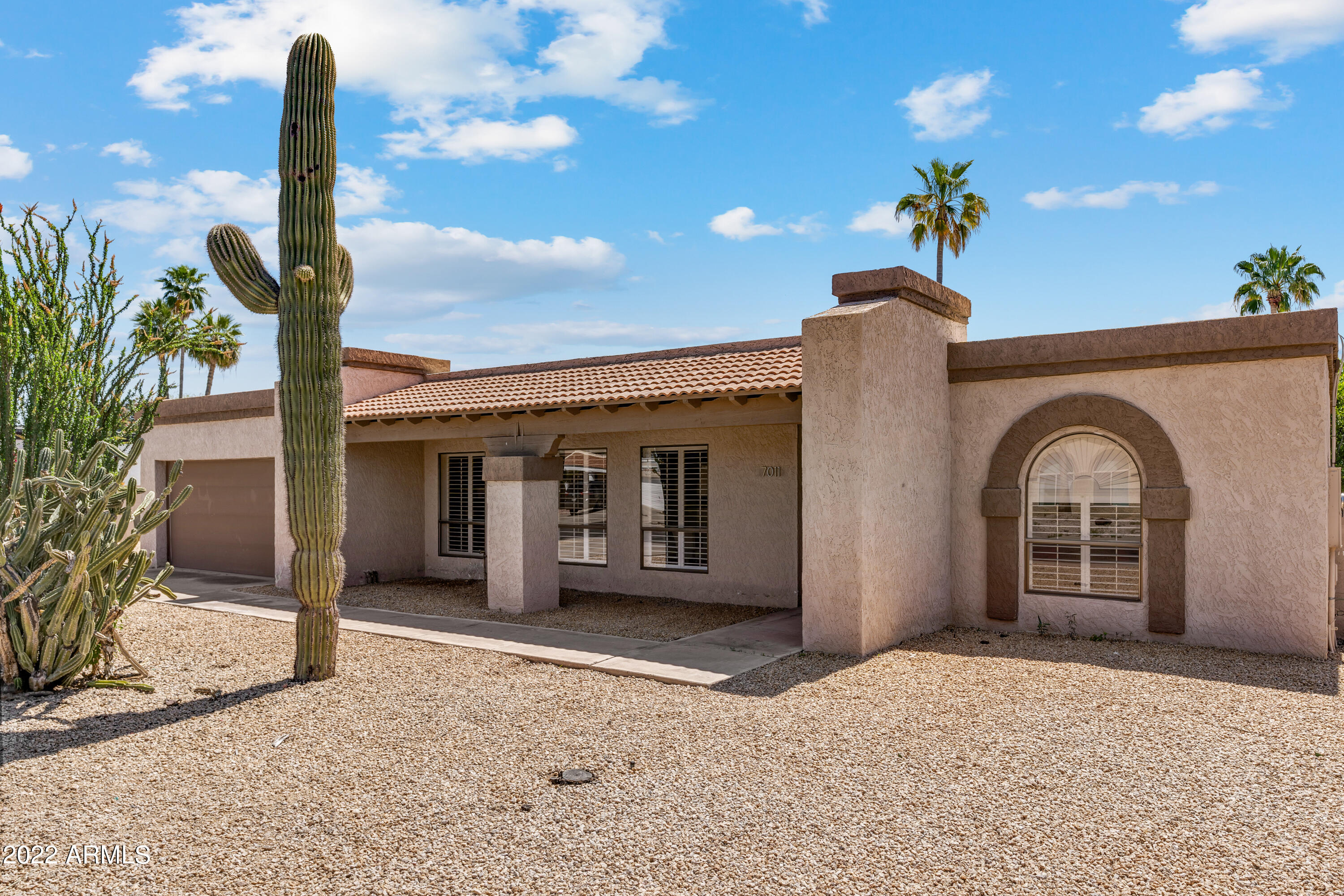 7011 E LUDLOW Drive