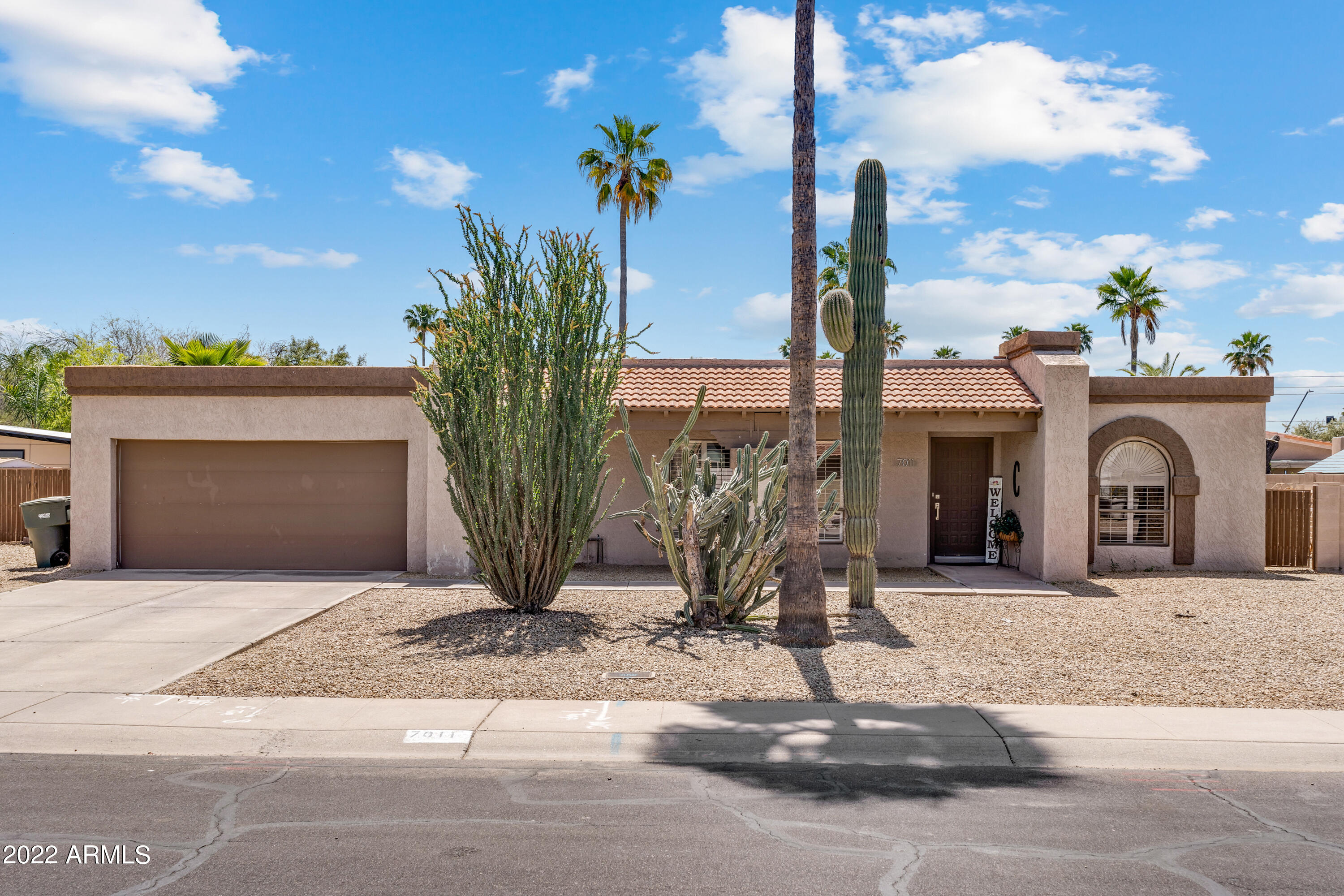 7011 E LUDLOW Drive