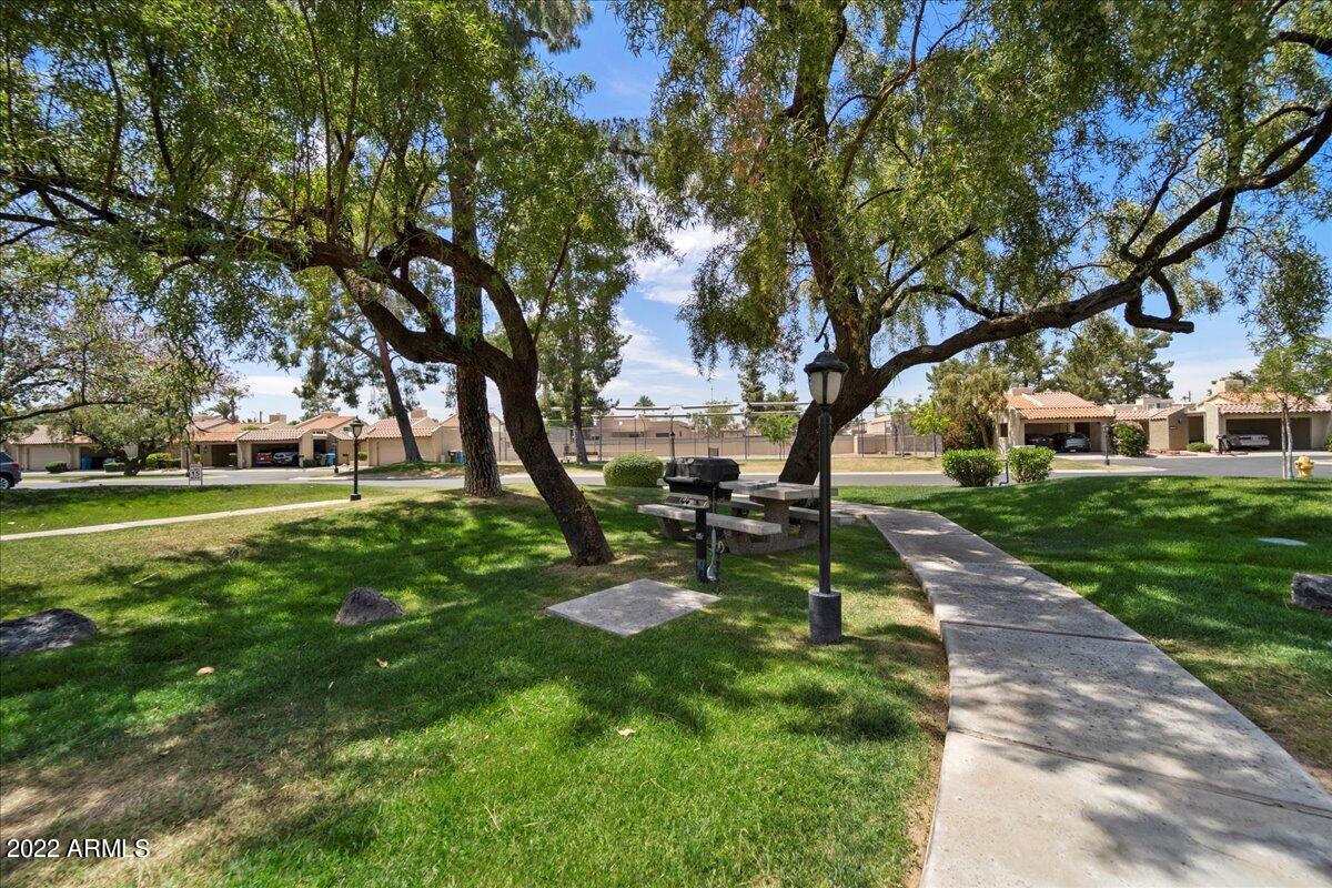6510 N MARYLAND Circle