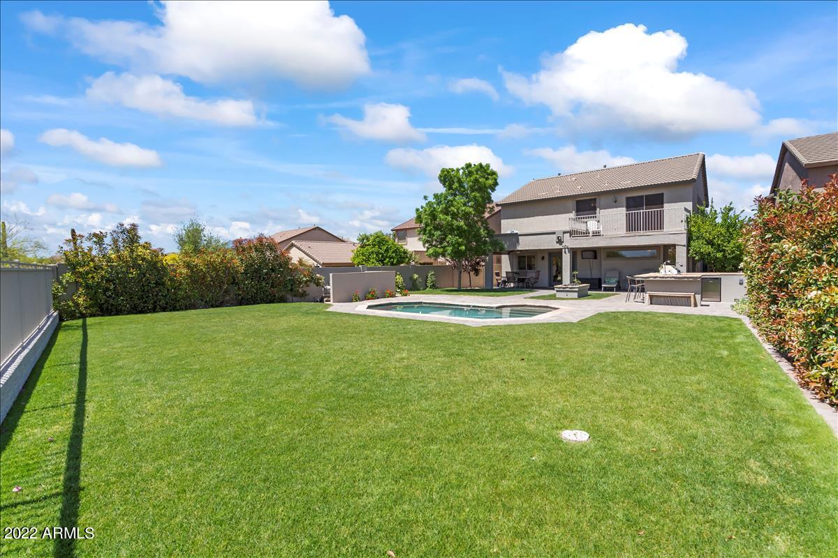 4755 E PRESERVE Way
