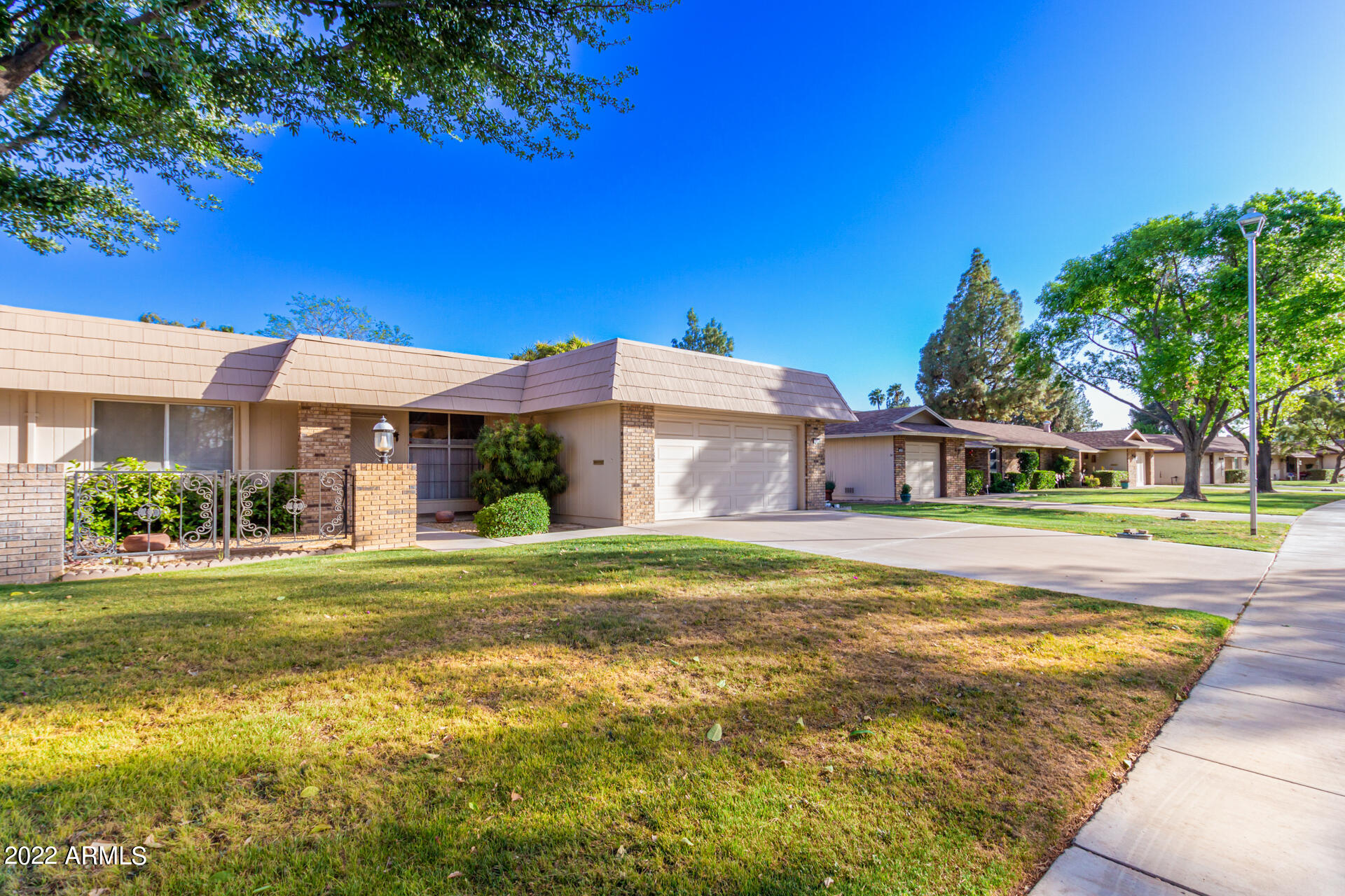 9805 W PLEASANT VALLEY Road