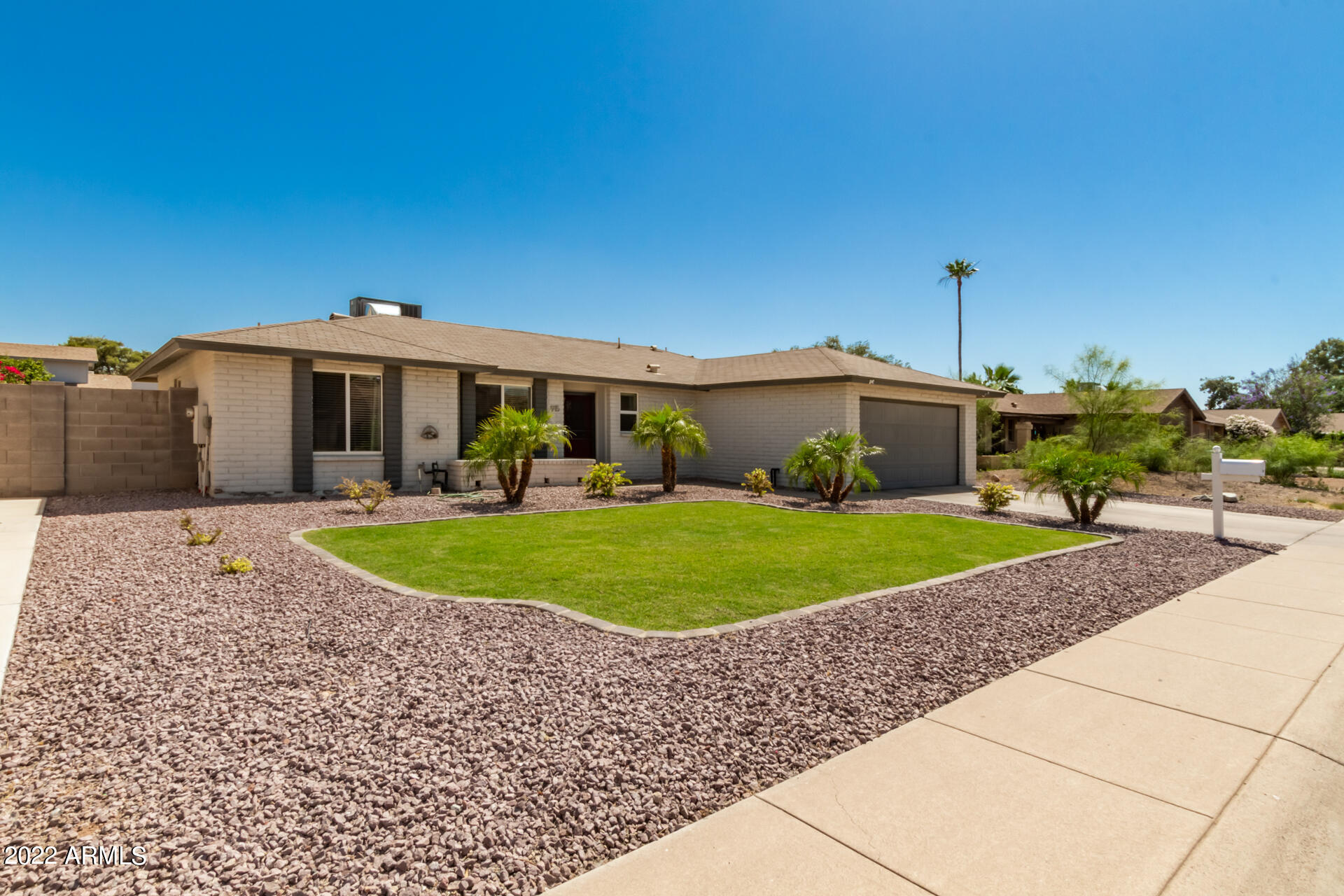 915 W LOUGHLIN Drive