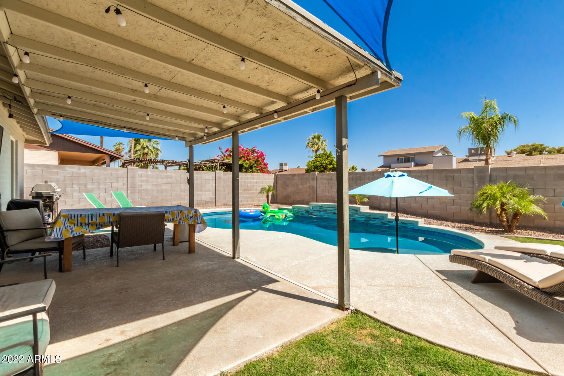 915 W LOUGHLIN Drive