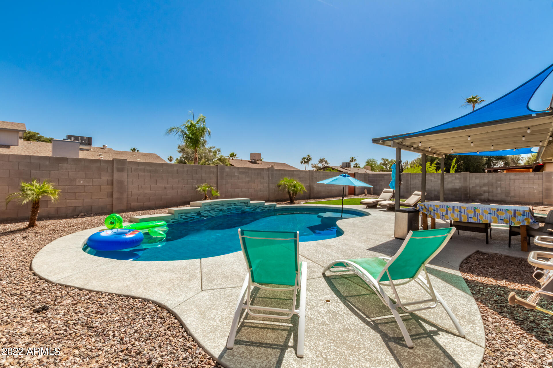 915 W LOUGHLIN Drive