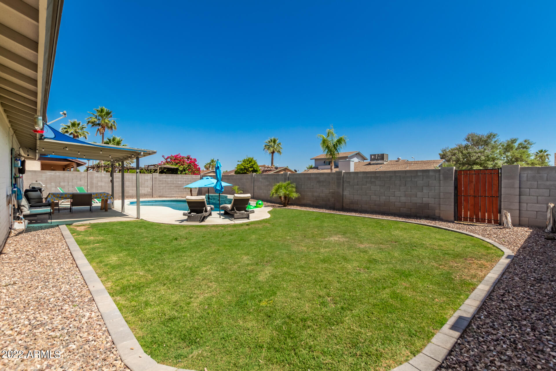 915 W LOUGHLIN Drive