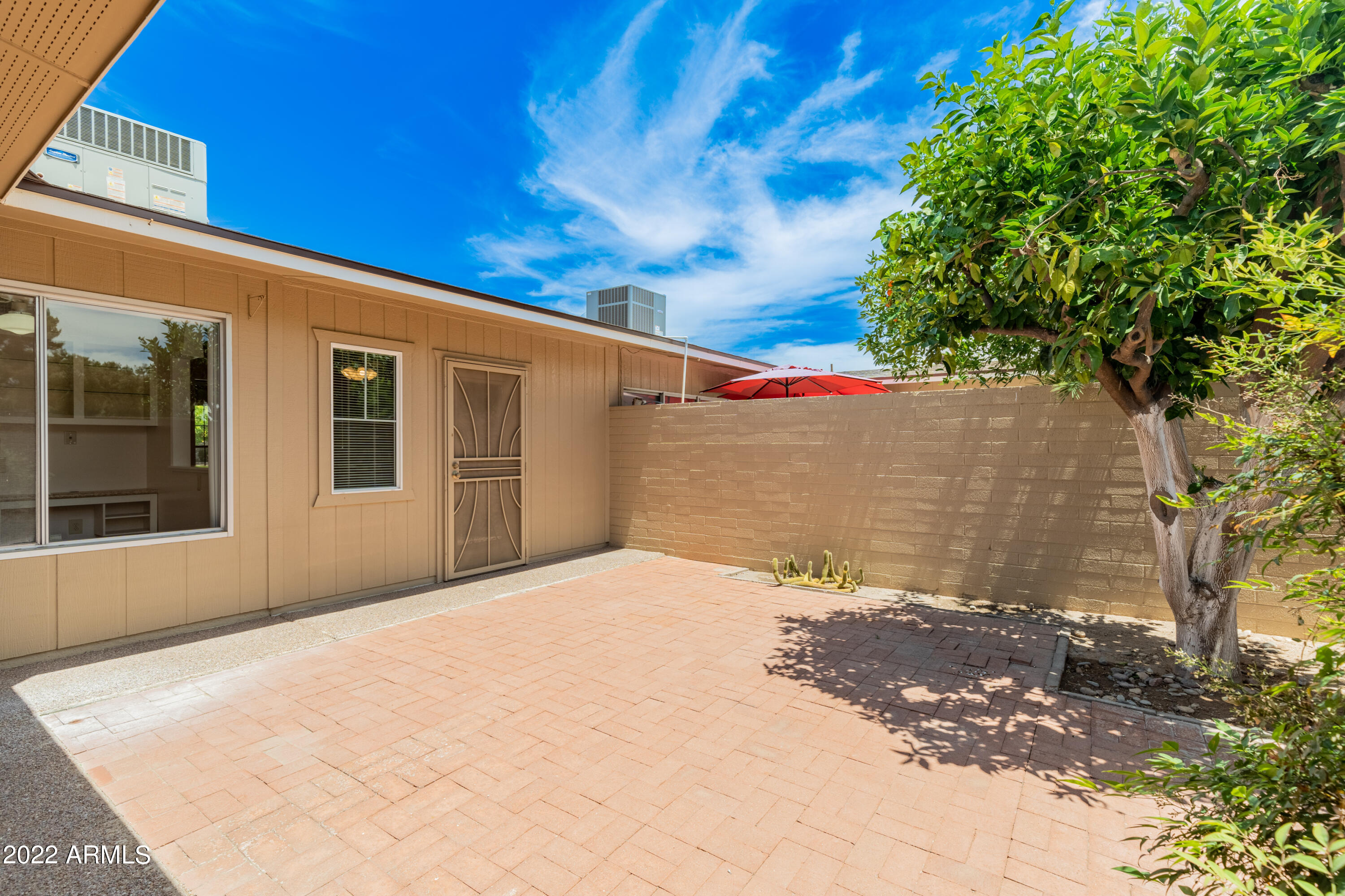 10525 W GRANADA Drive