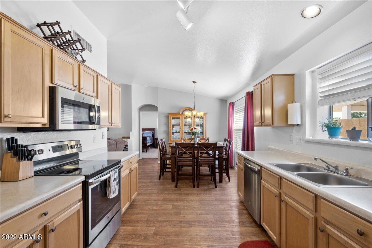 2130 E PINTO Drive