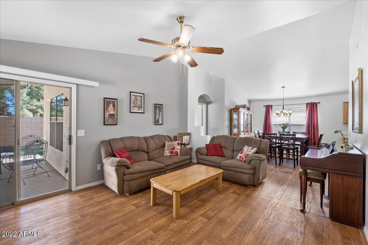 2130 E PINTO Drive