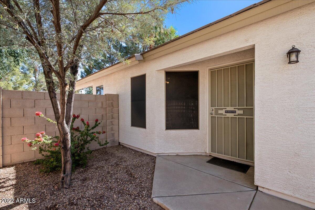 2130 E PINTO Drive