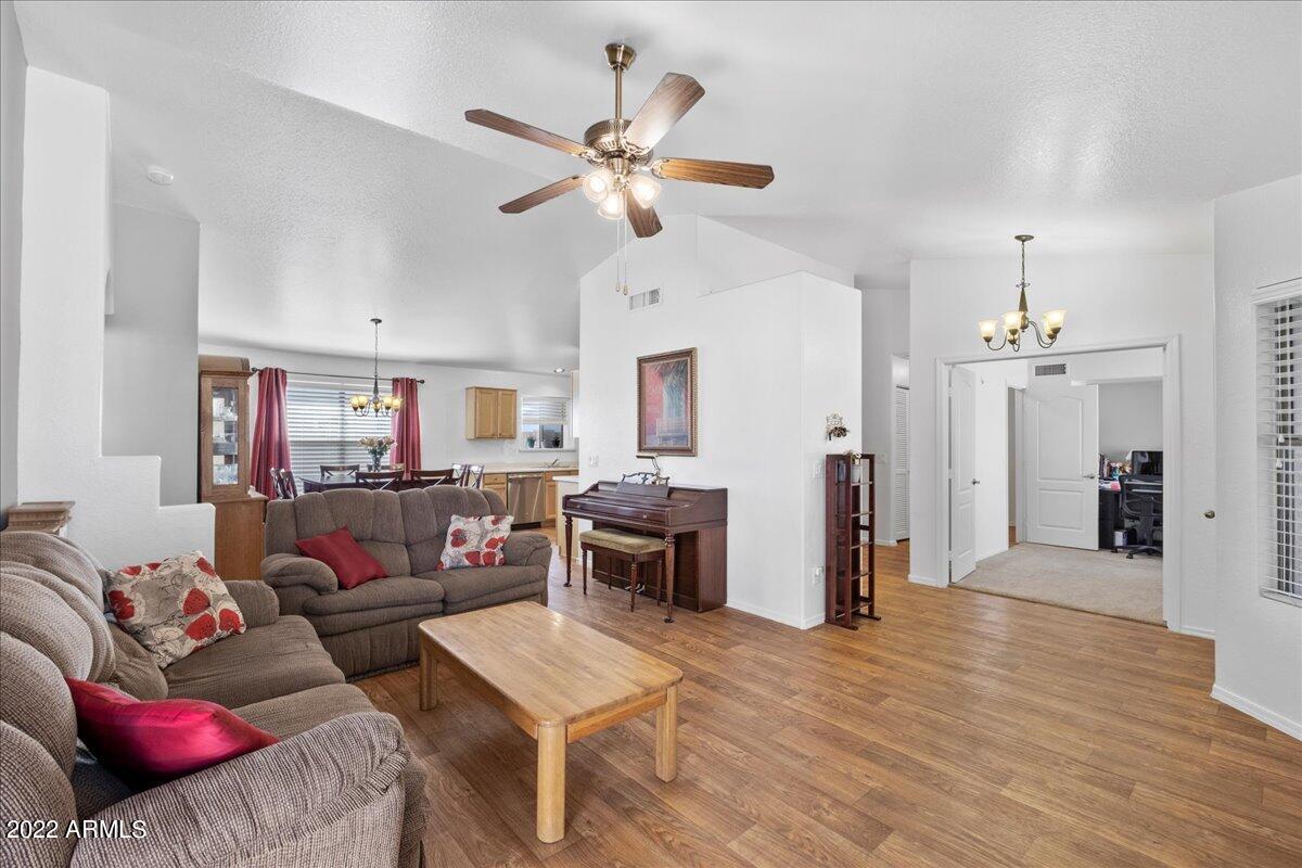 2130 E PINTO Drive