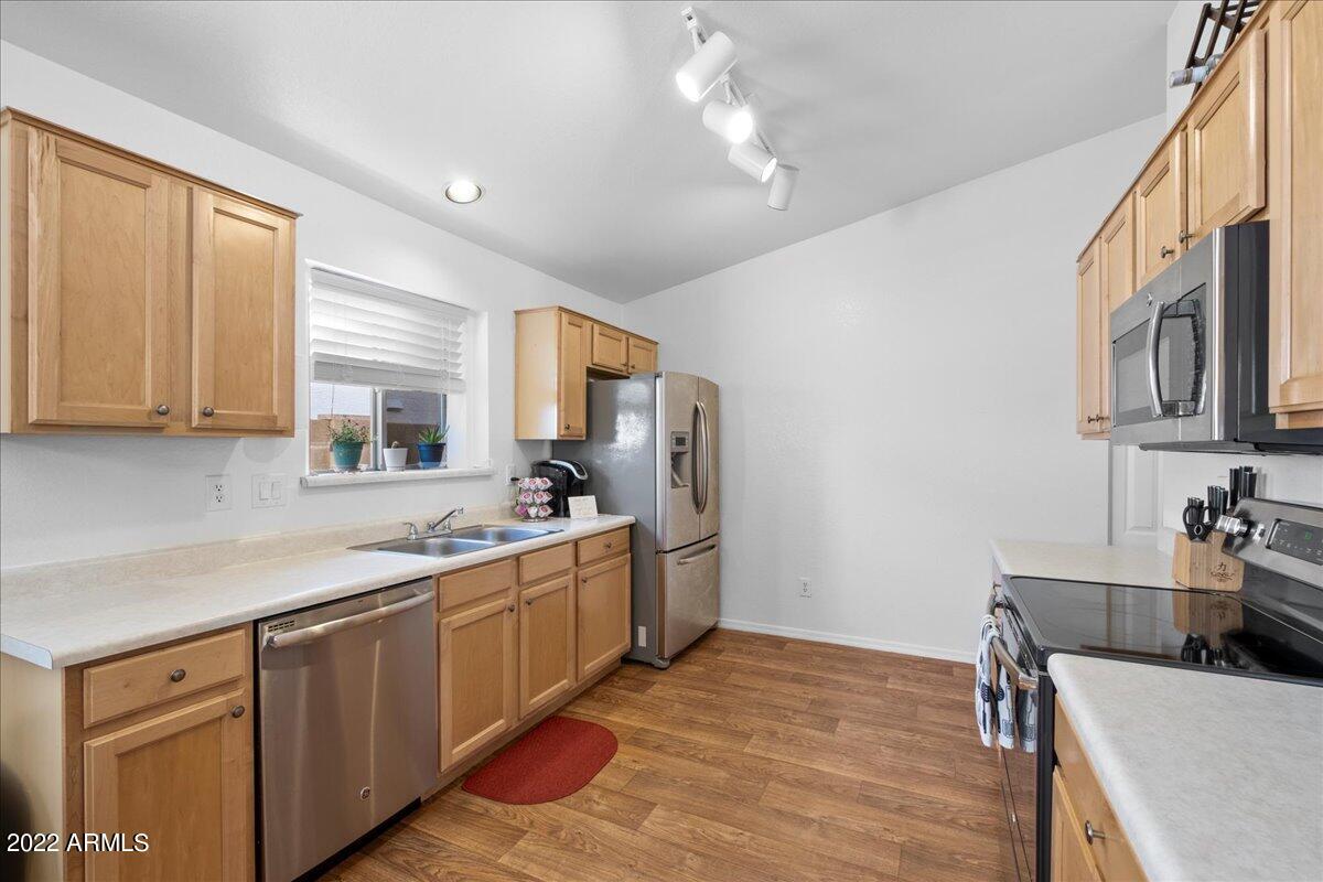 2130 E PINTO Drive