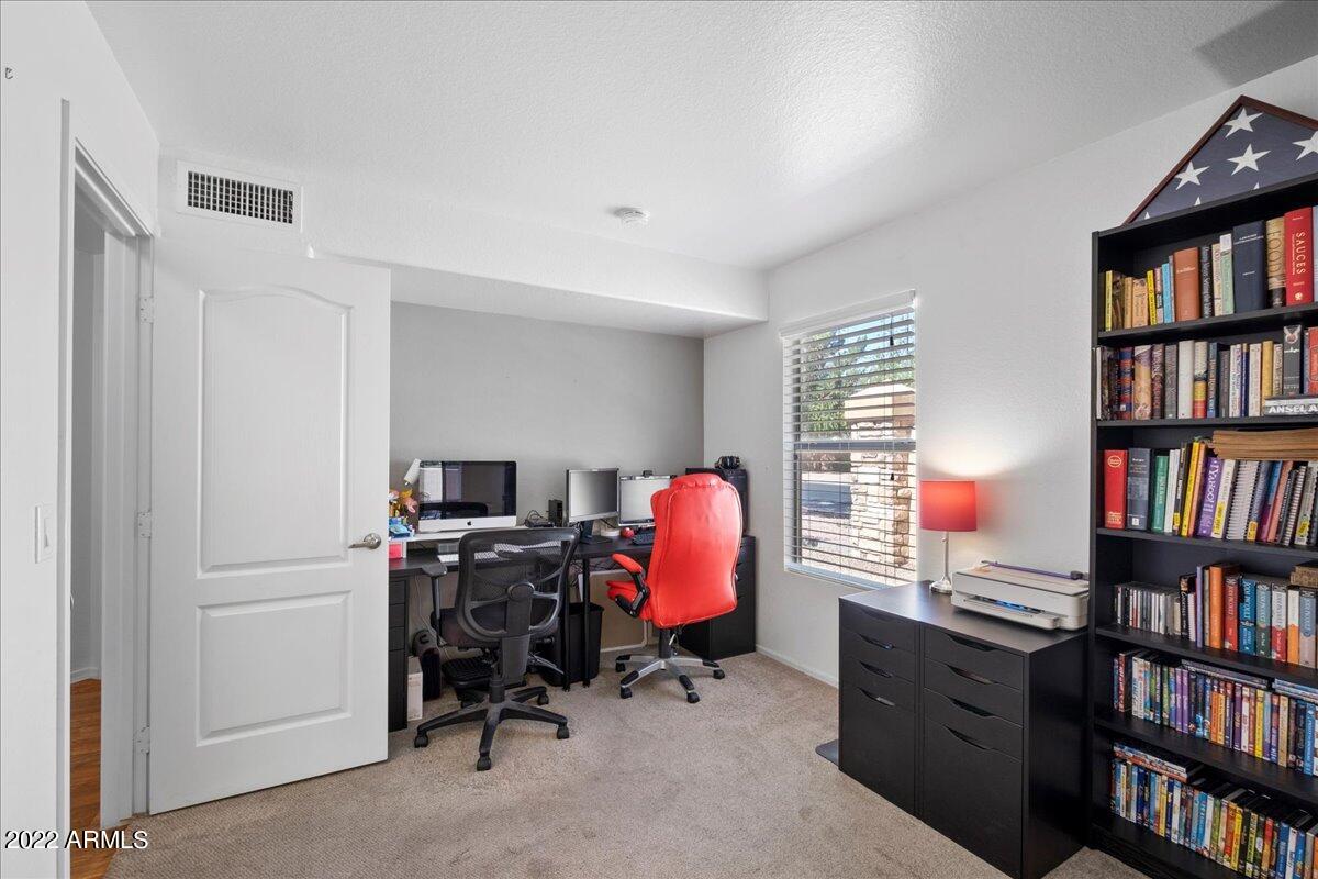2130 E PINTO Drive