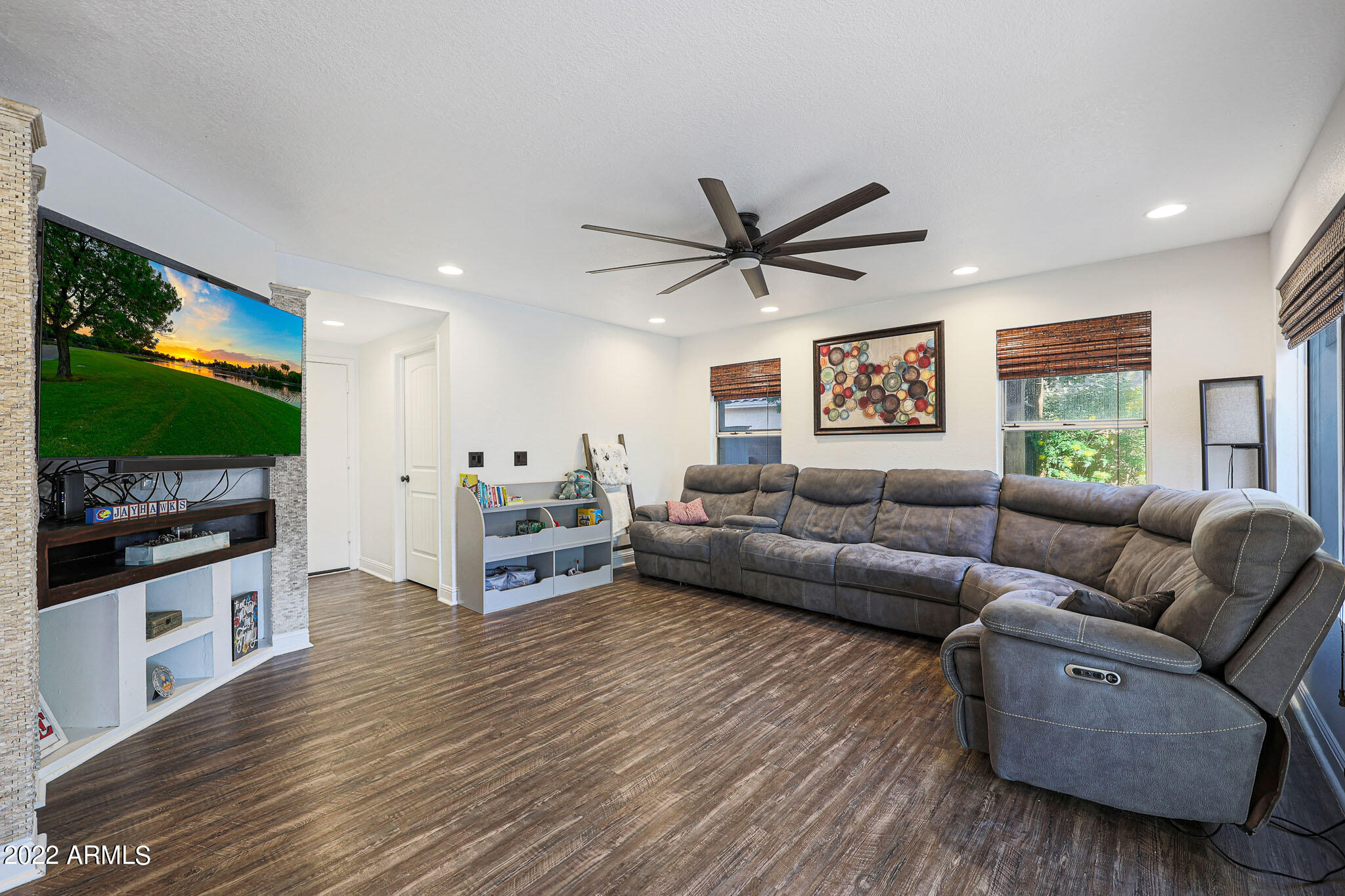 2363 W HEMLOCK Court W