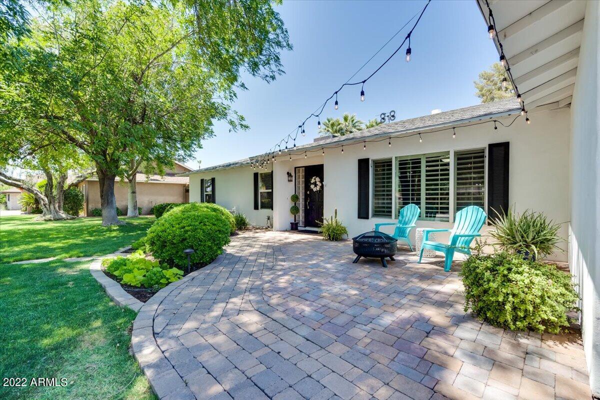 202 W ECHO Lane