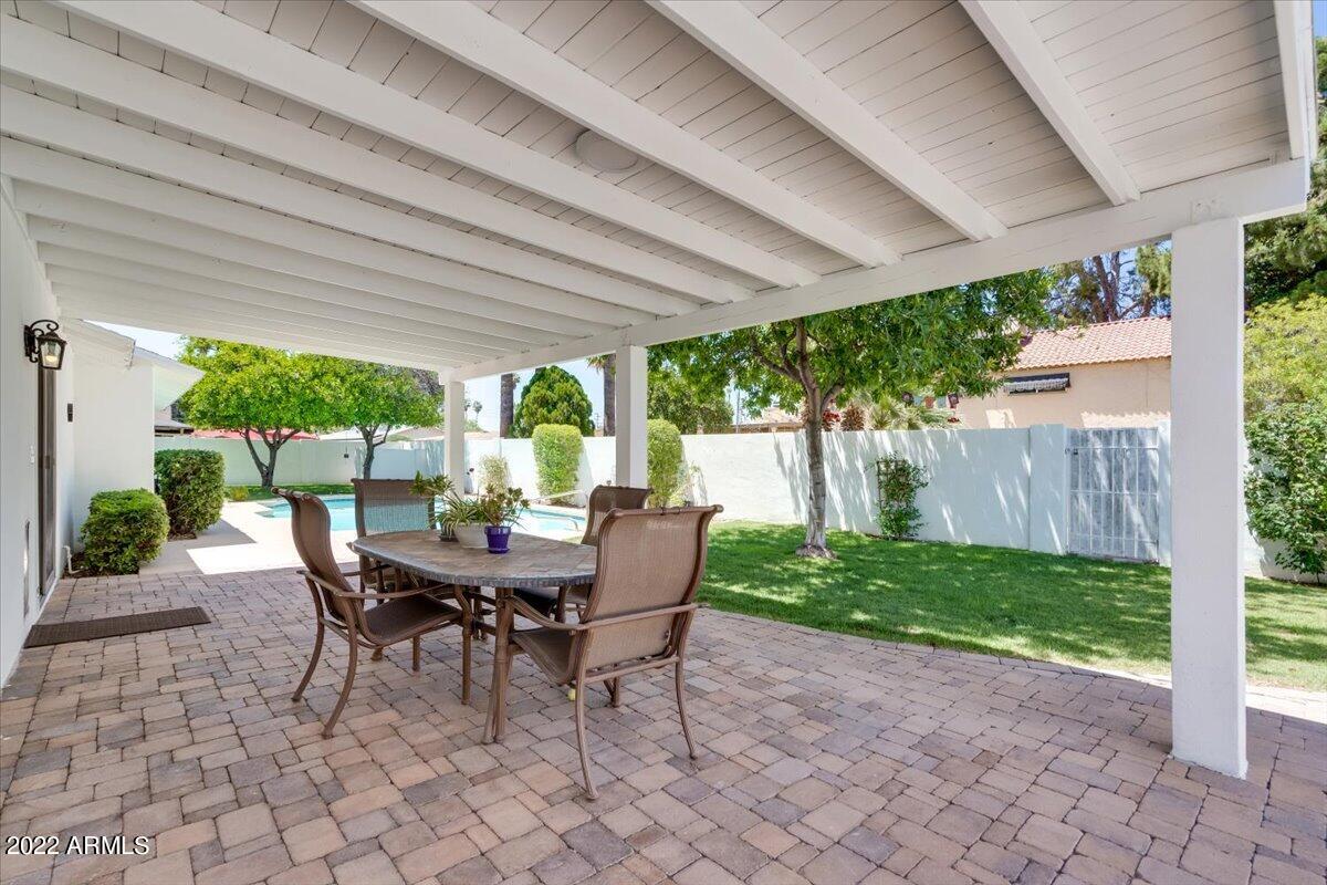 202 W ECHO Lane