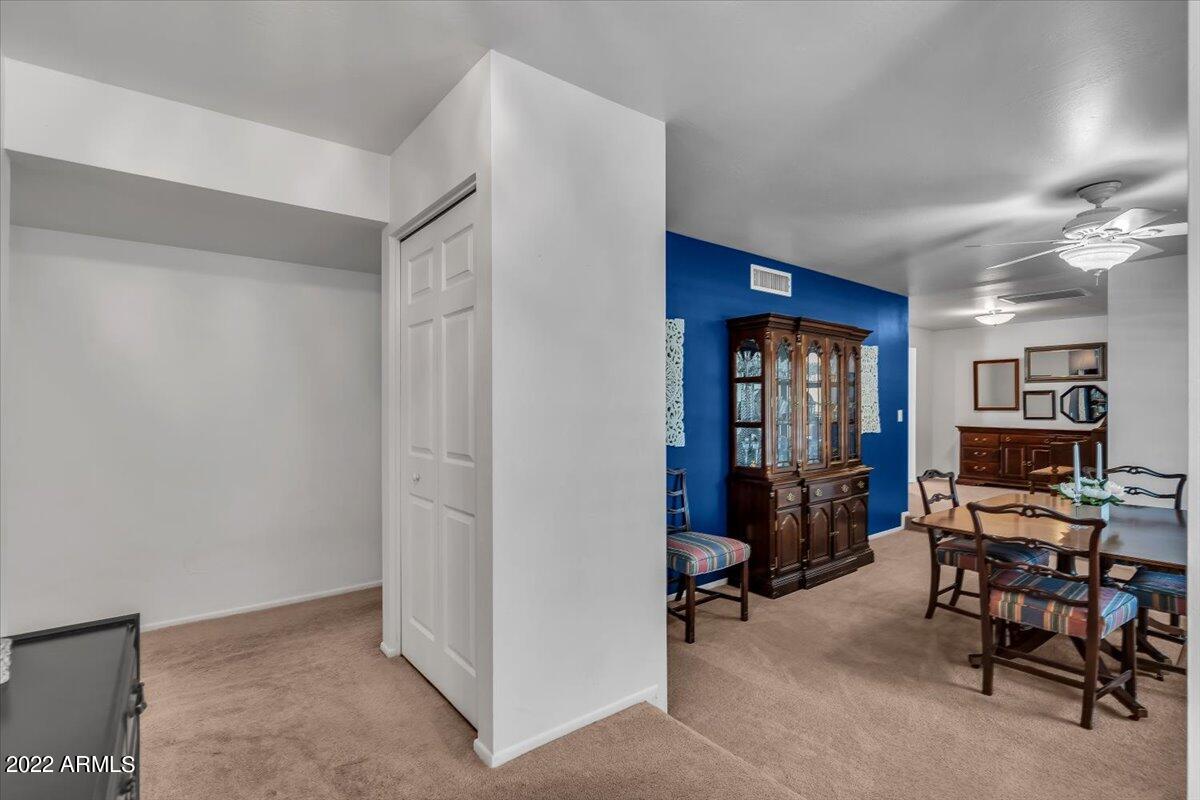 202 W ECHO Lane