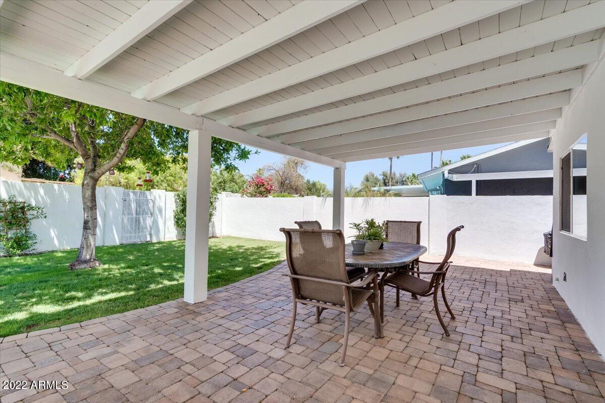 202 W ECHO Lane