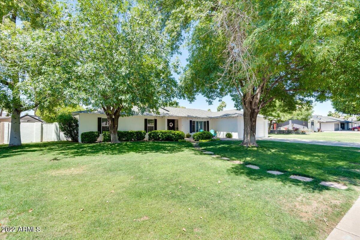 202 W ECHO Lane