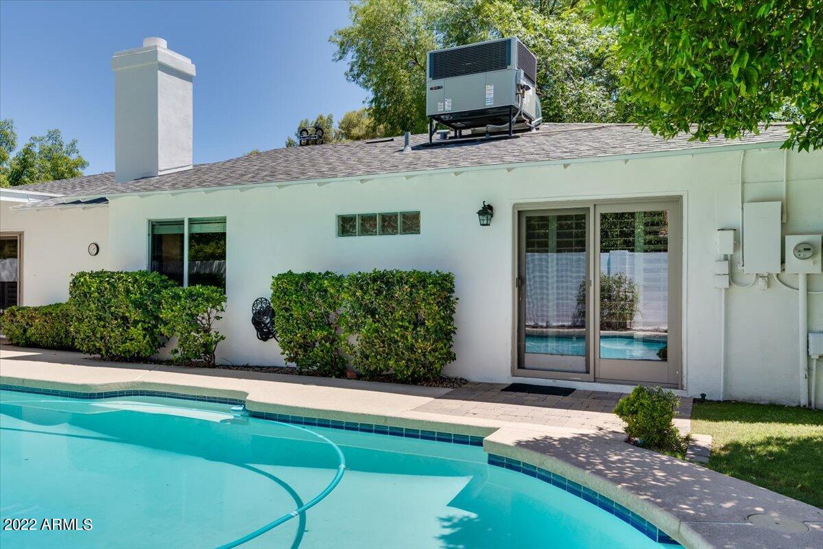 202 W ECHO Lane