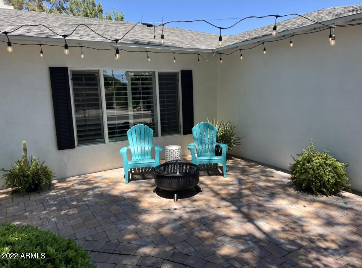202 W ECHO Lane