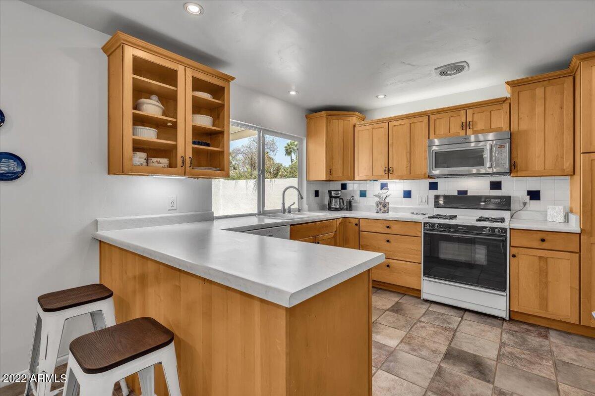 202 W ECHO Lane