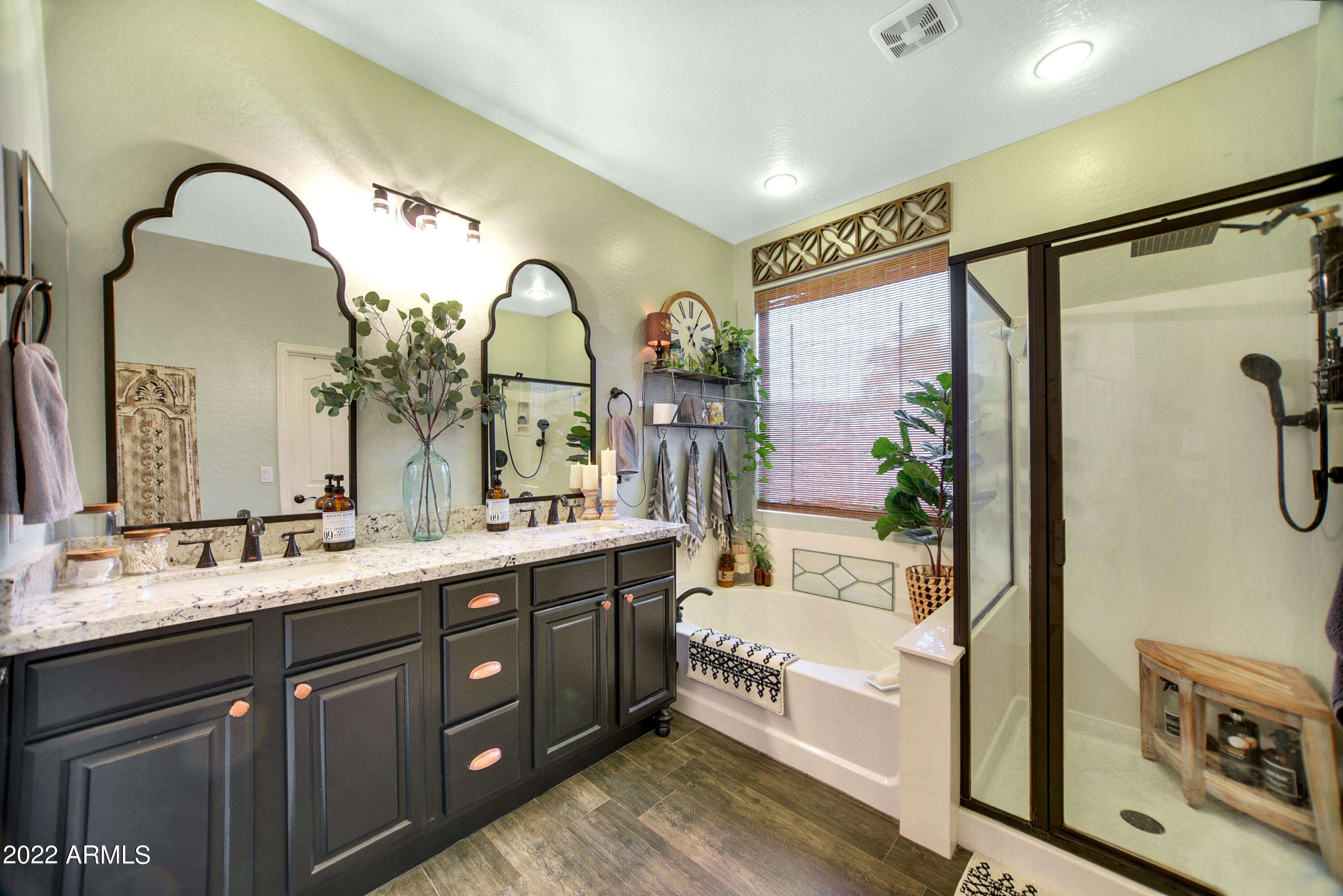 3832 E PACKARD Drive