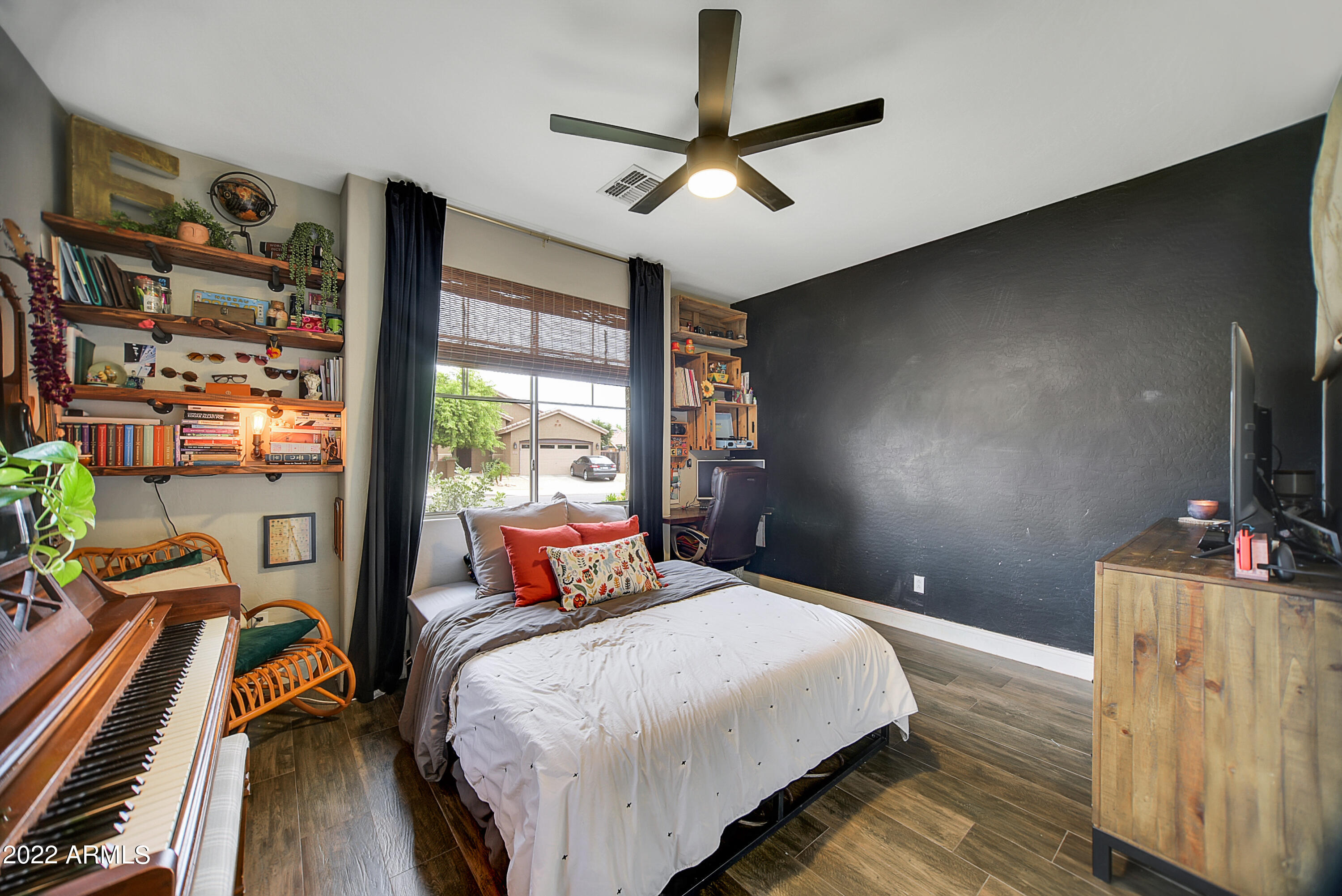 3832 E PACKARD Drive