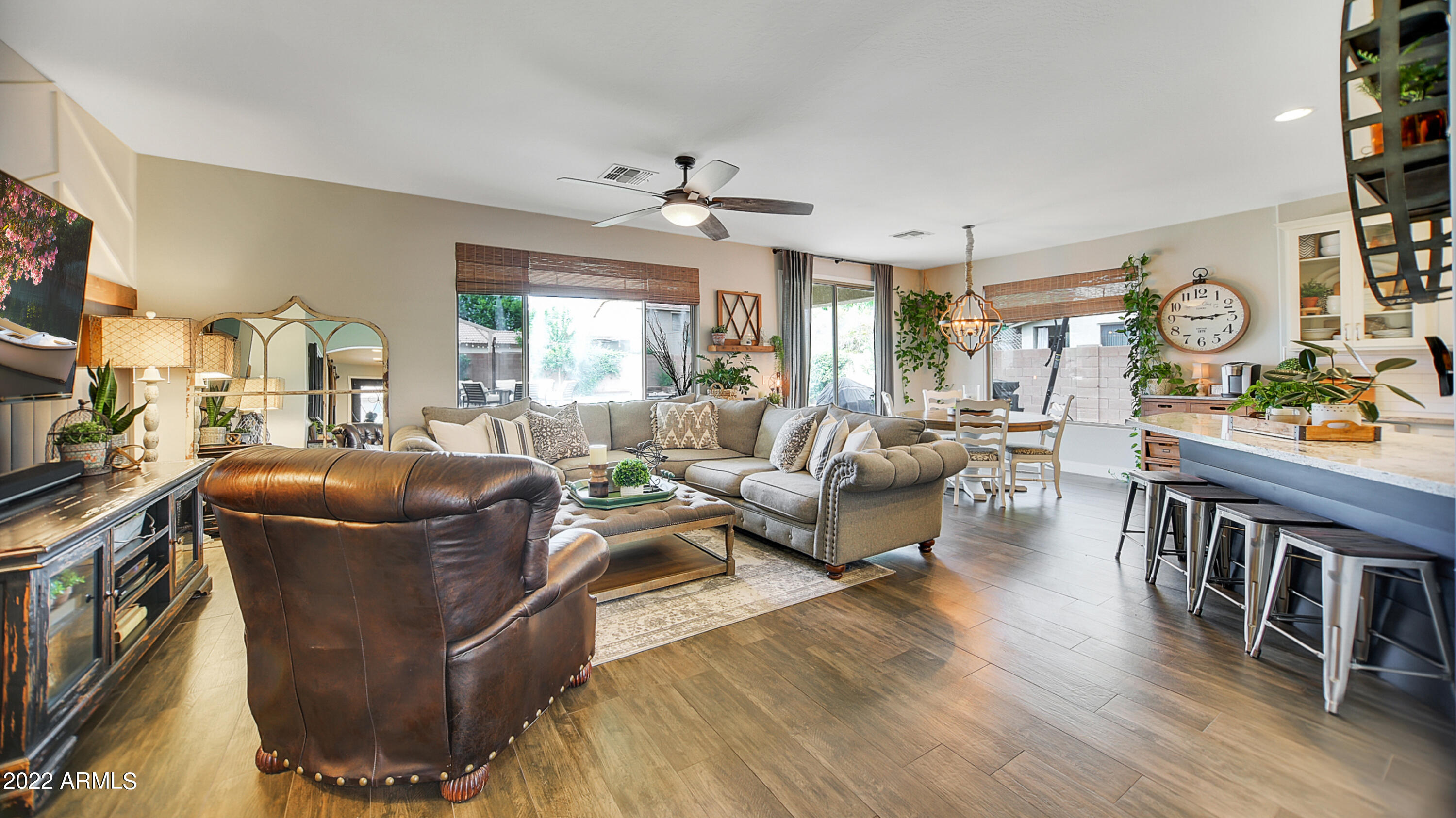 3832 E PACKARD Drive