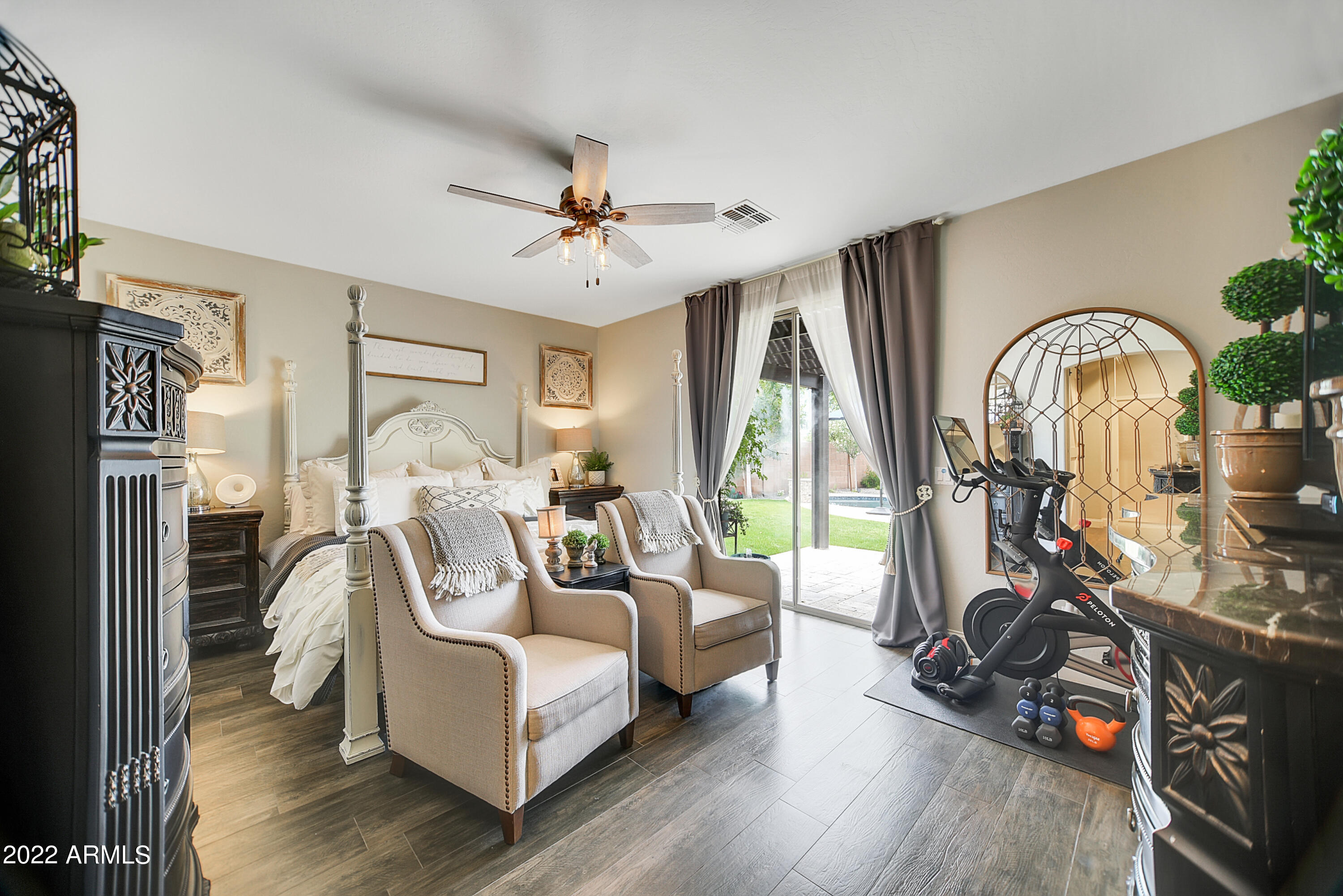 3832 E PACKARD Drive