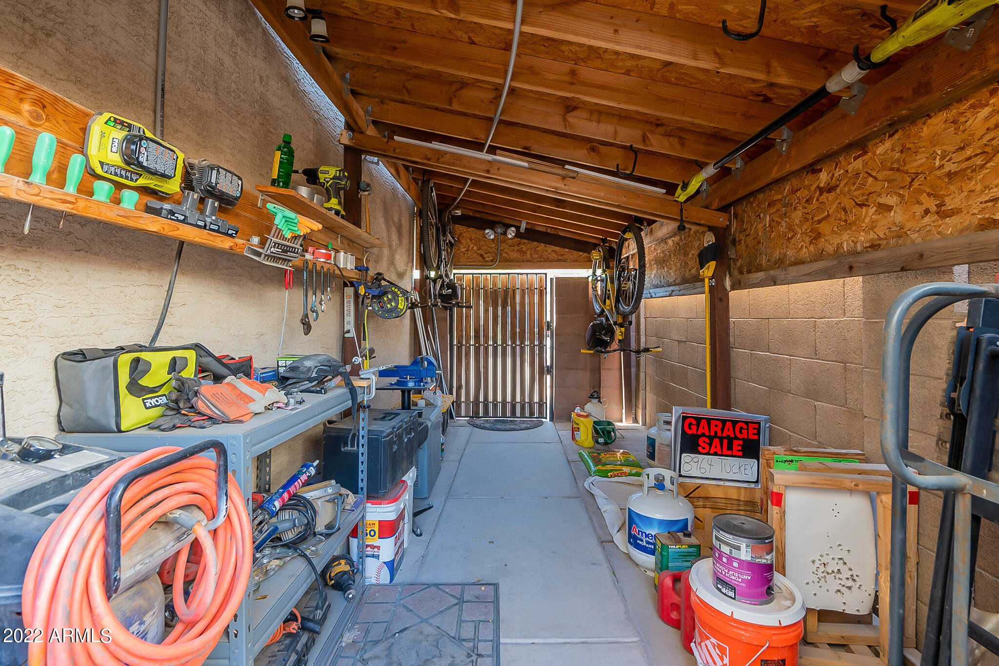 8964 W TUCKEY Lane