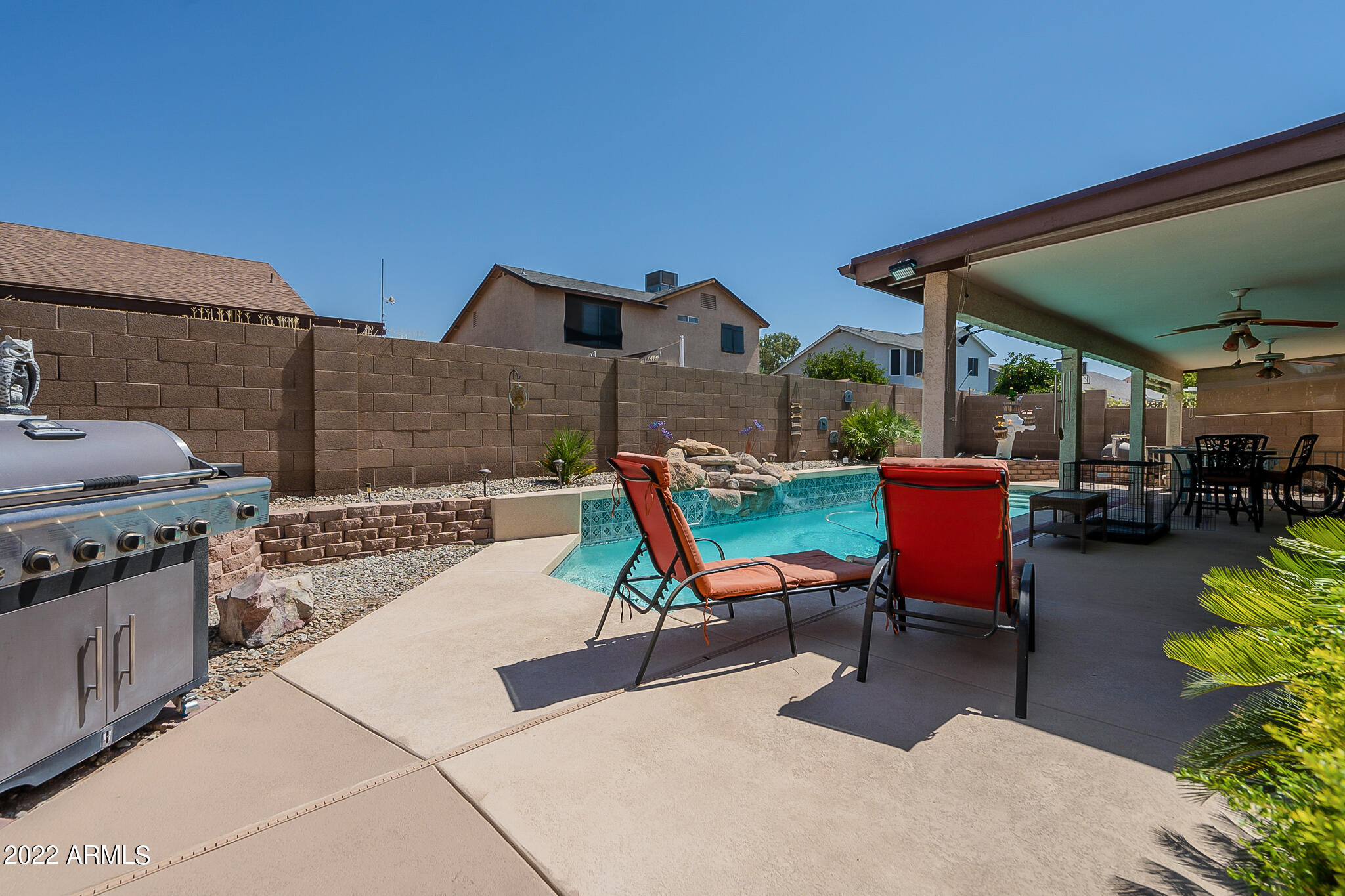 8964 W TUCKEY Lane