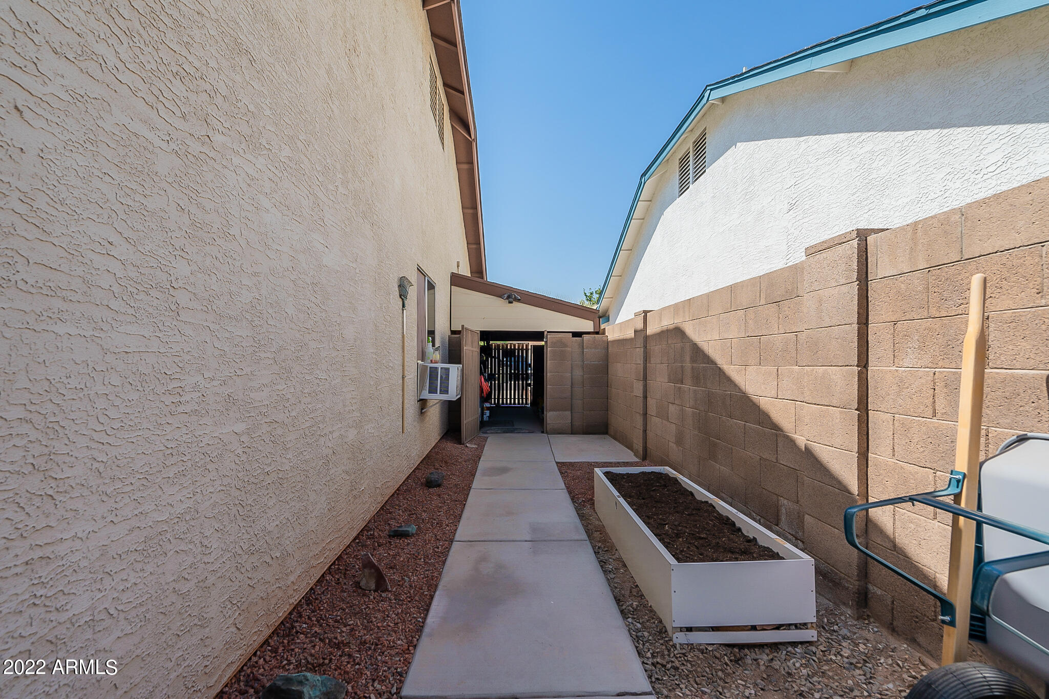 8964 W TUCKEY Lane