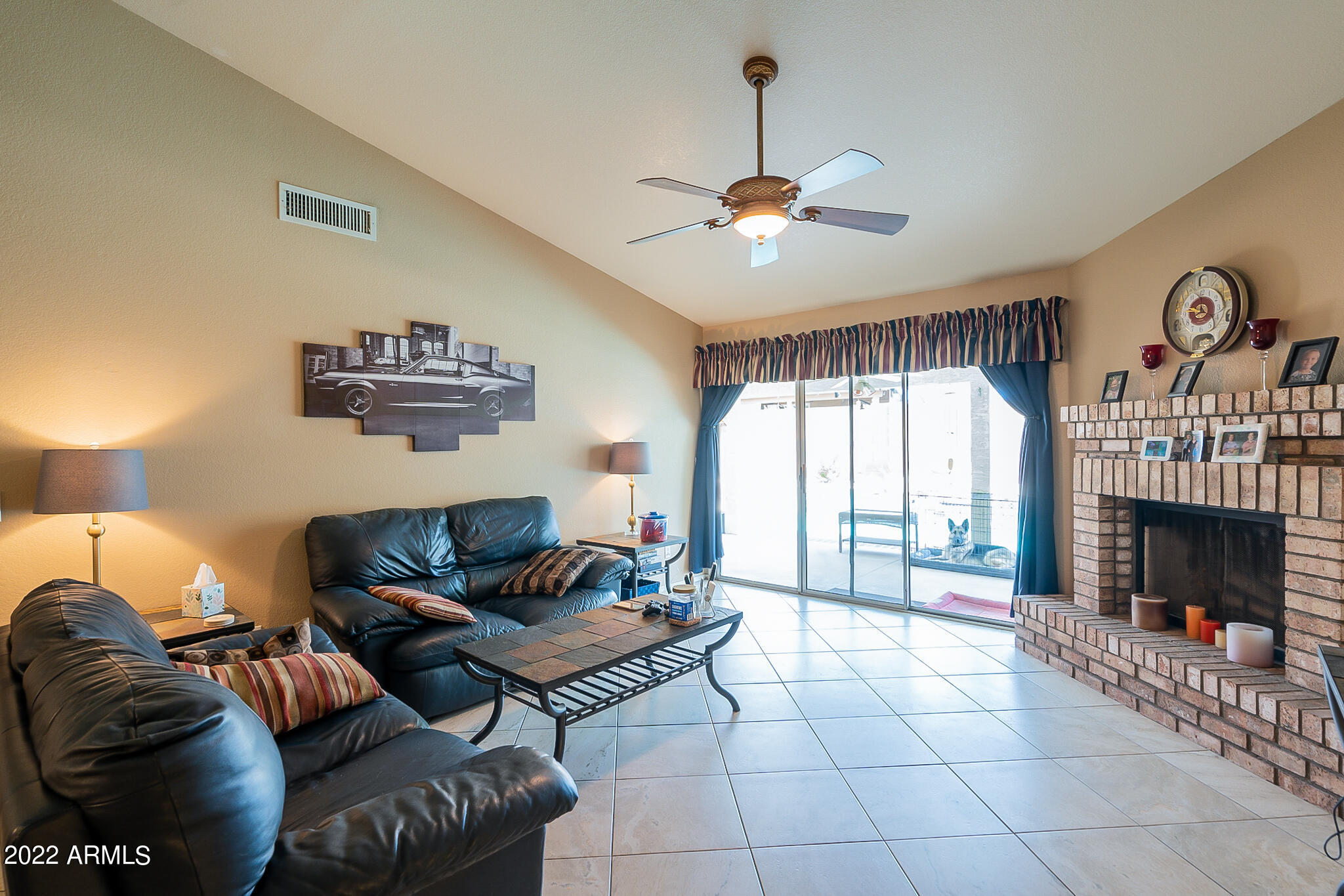 8964 W TUCKEY Lane