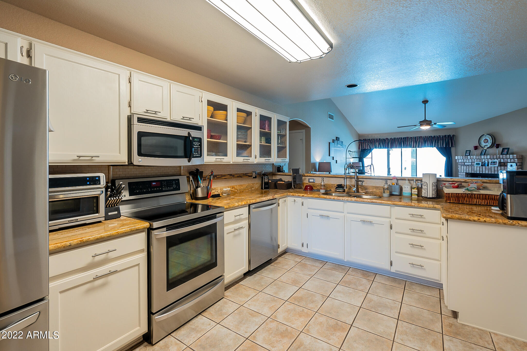 8964 W TUCKEY Lane
