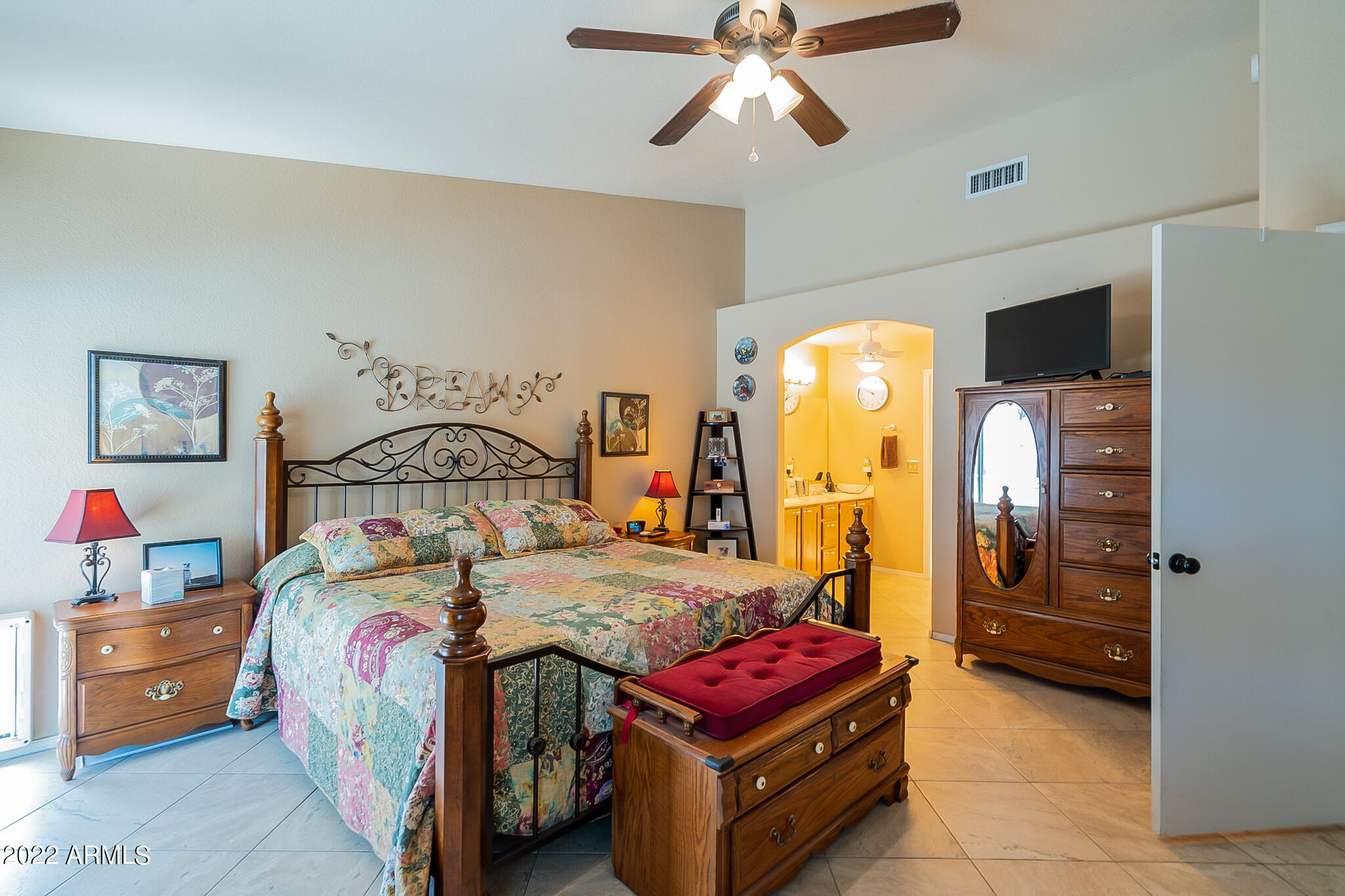 8964 W TUCKEY Lane