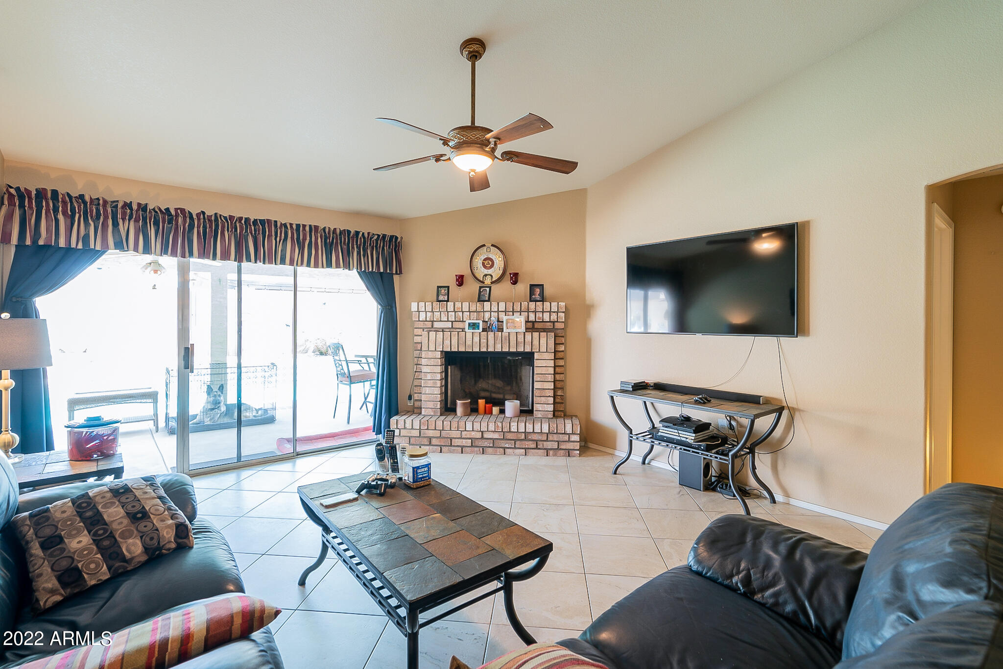 8964 W TUCKEY Lane
