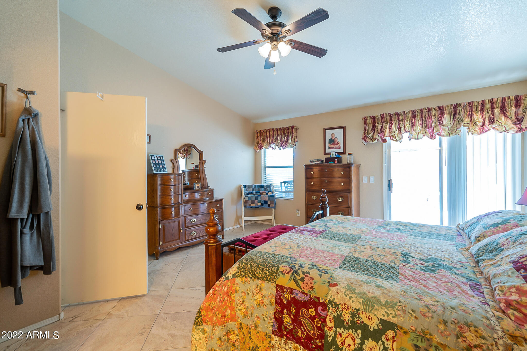 8964 W TUCKEY Lane