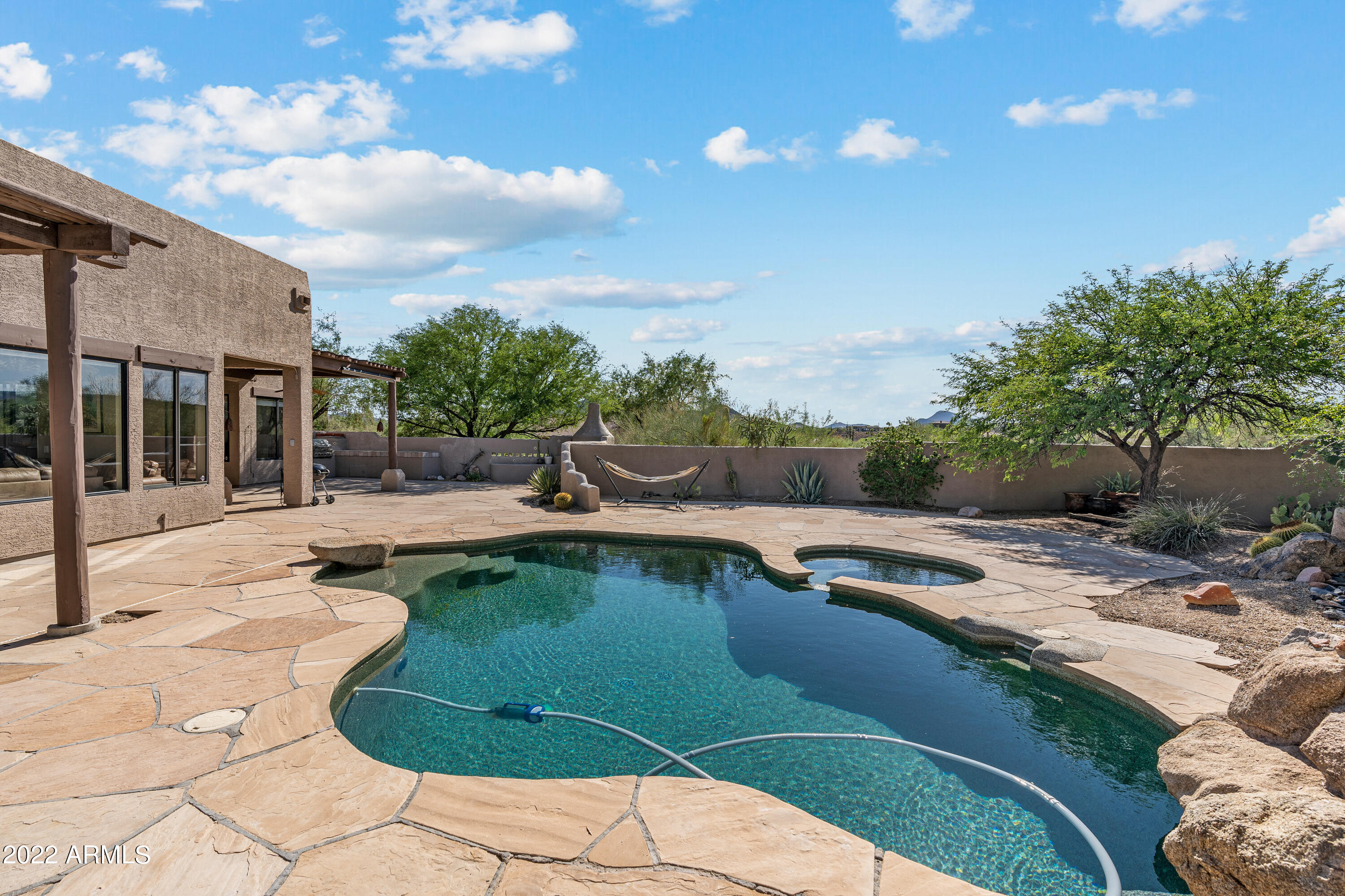 41432 N IRONWOOD Bluff