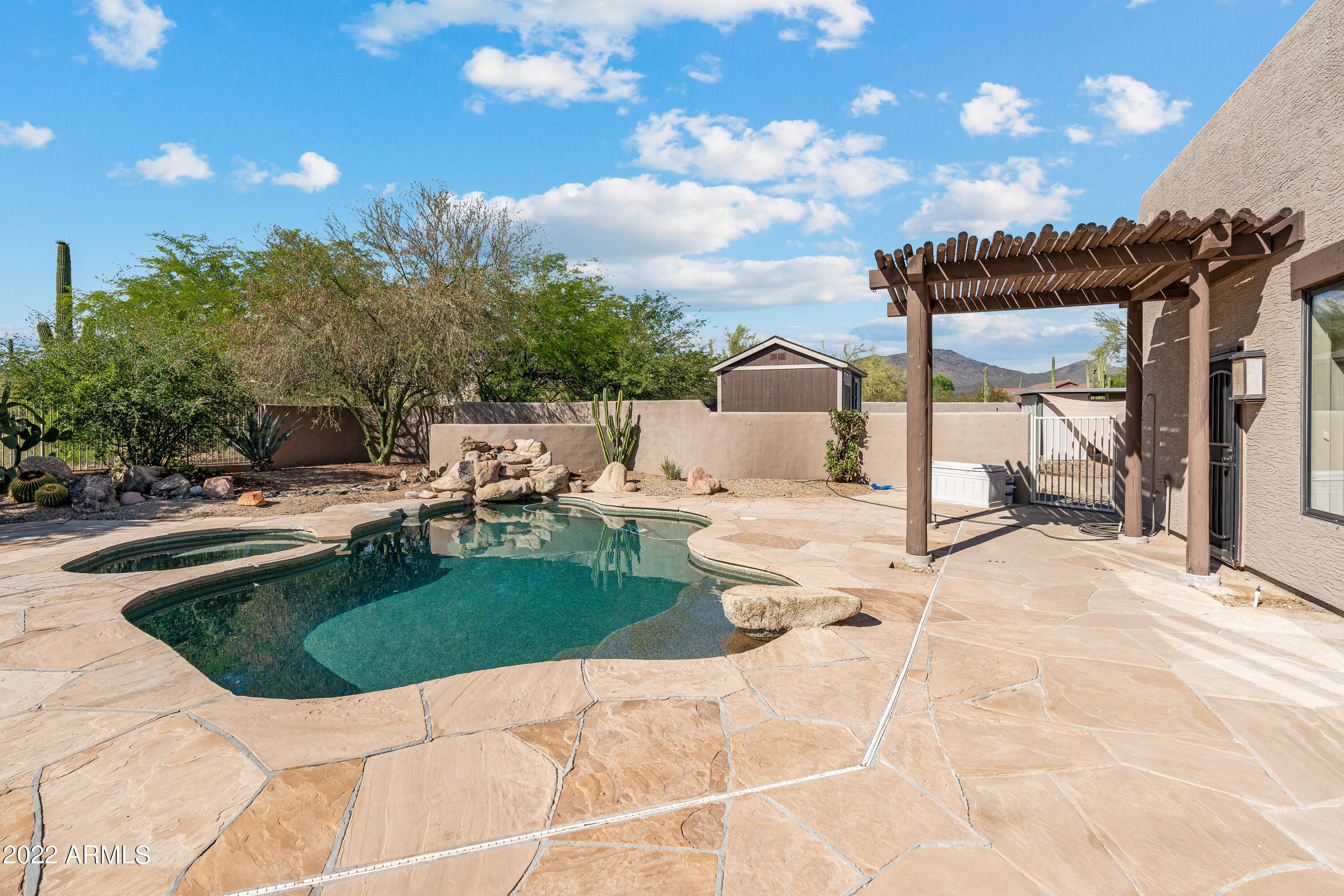 41432 N IRONWOOD Bluff