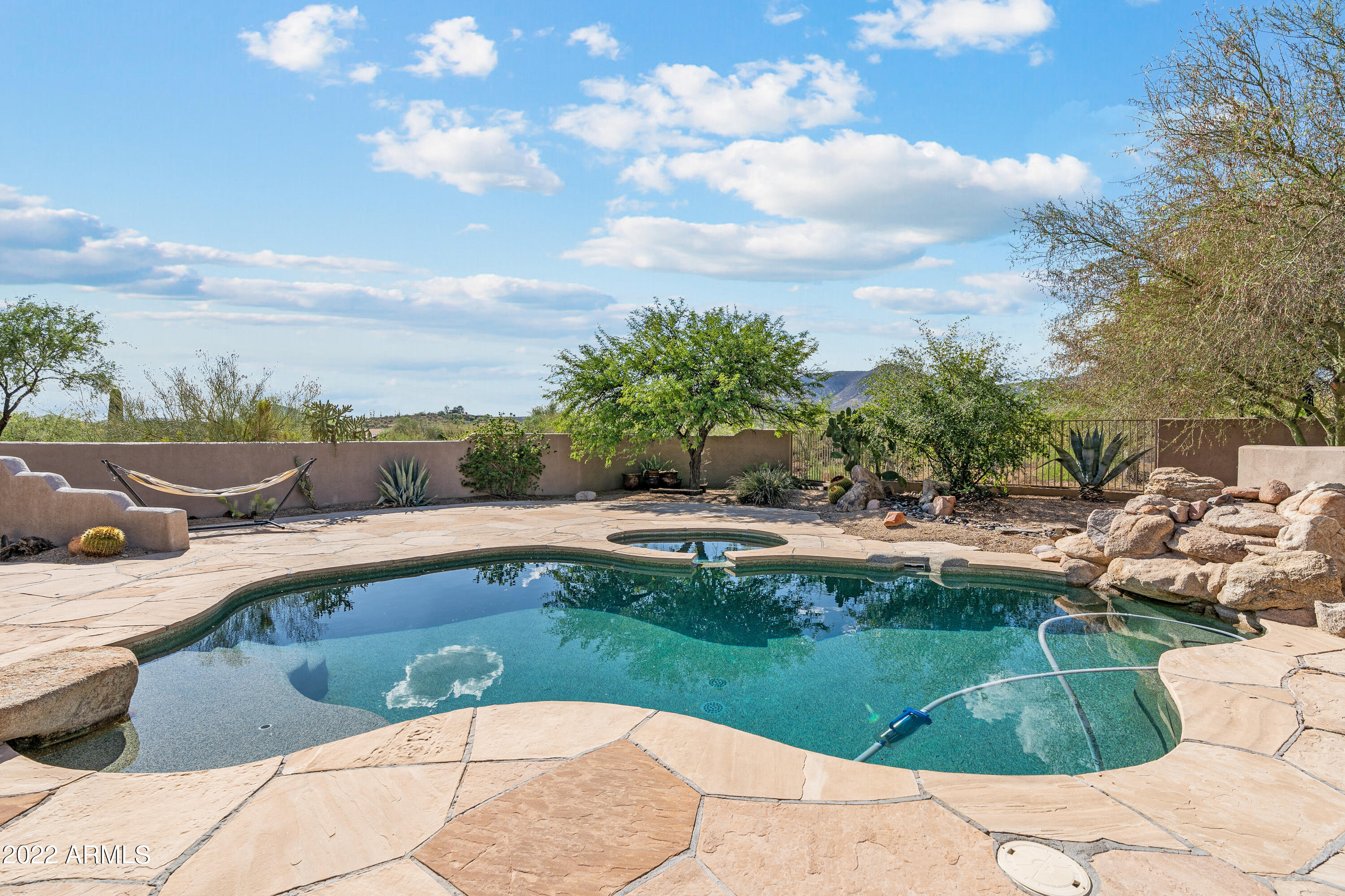 41432 N IRONWOOD Bluff