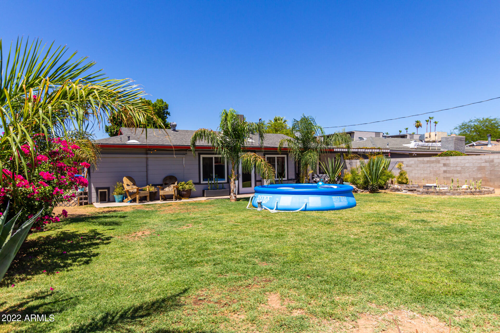 2709 E EDGEMONT Avenue