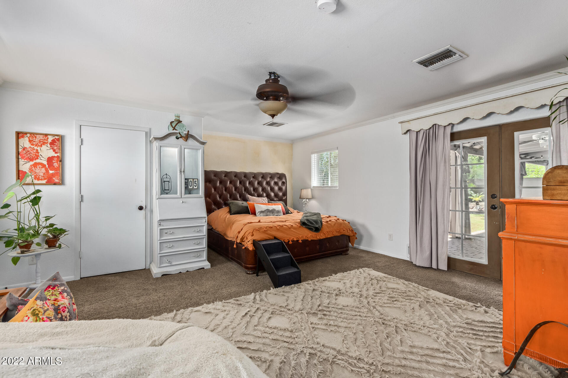 2933 W MURIEL Drive