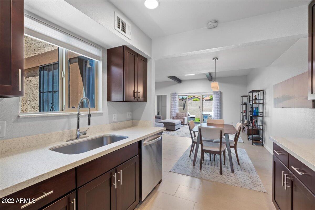 6731 N OCOTILLO HERMOSA Circle