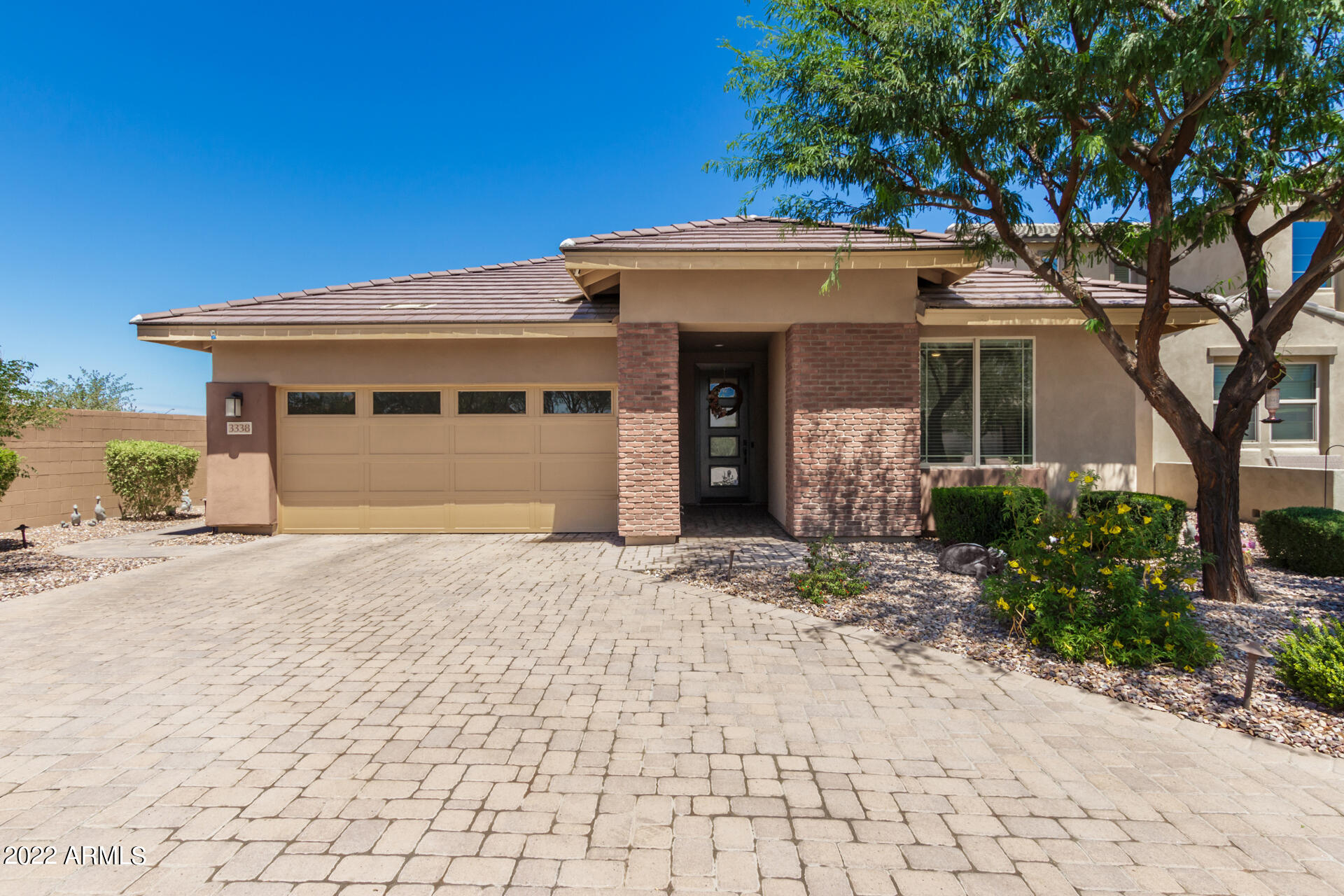 3338 E TIFFANY Court